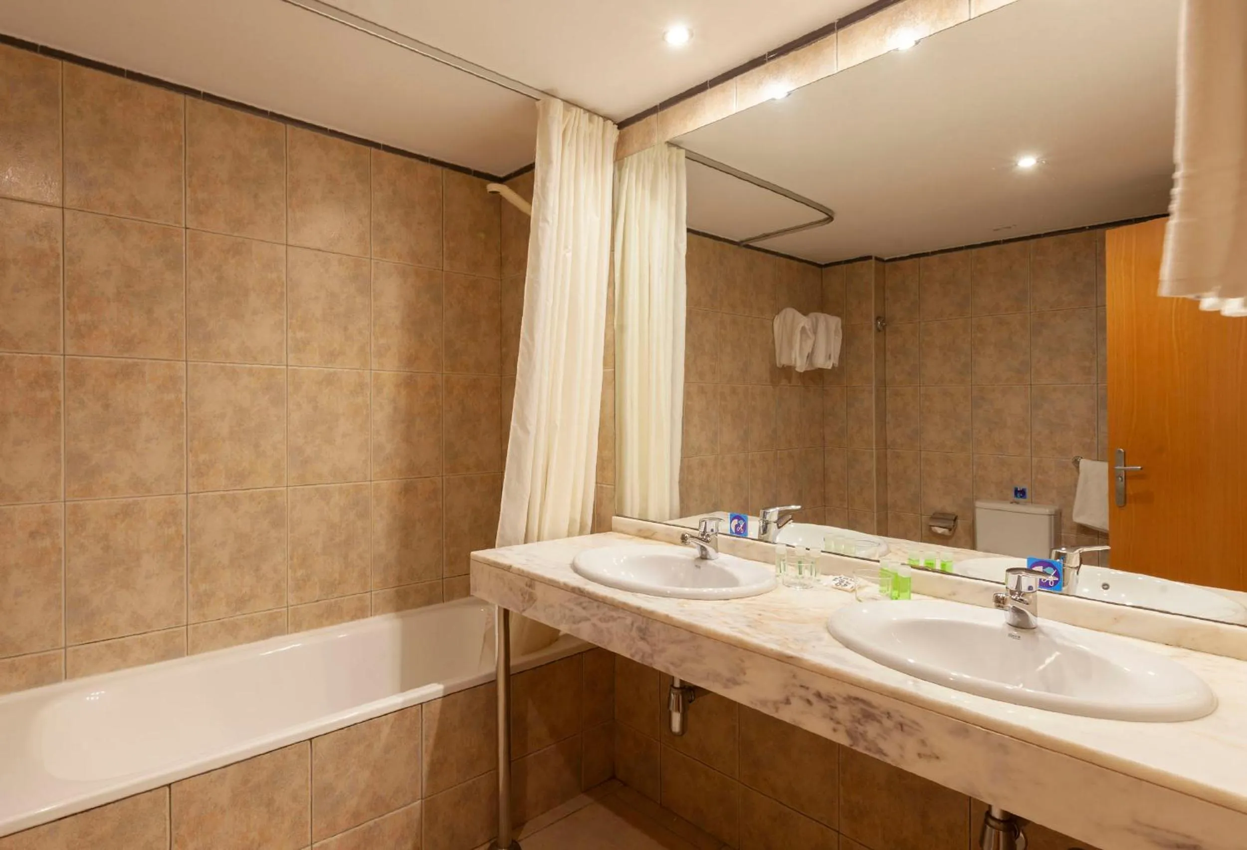 Bathroom in Wuau! Hotel Segle XX