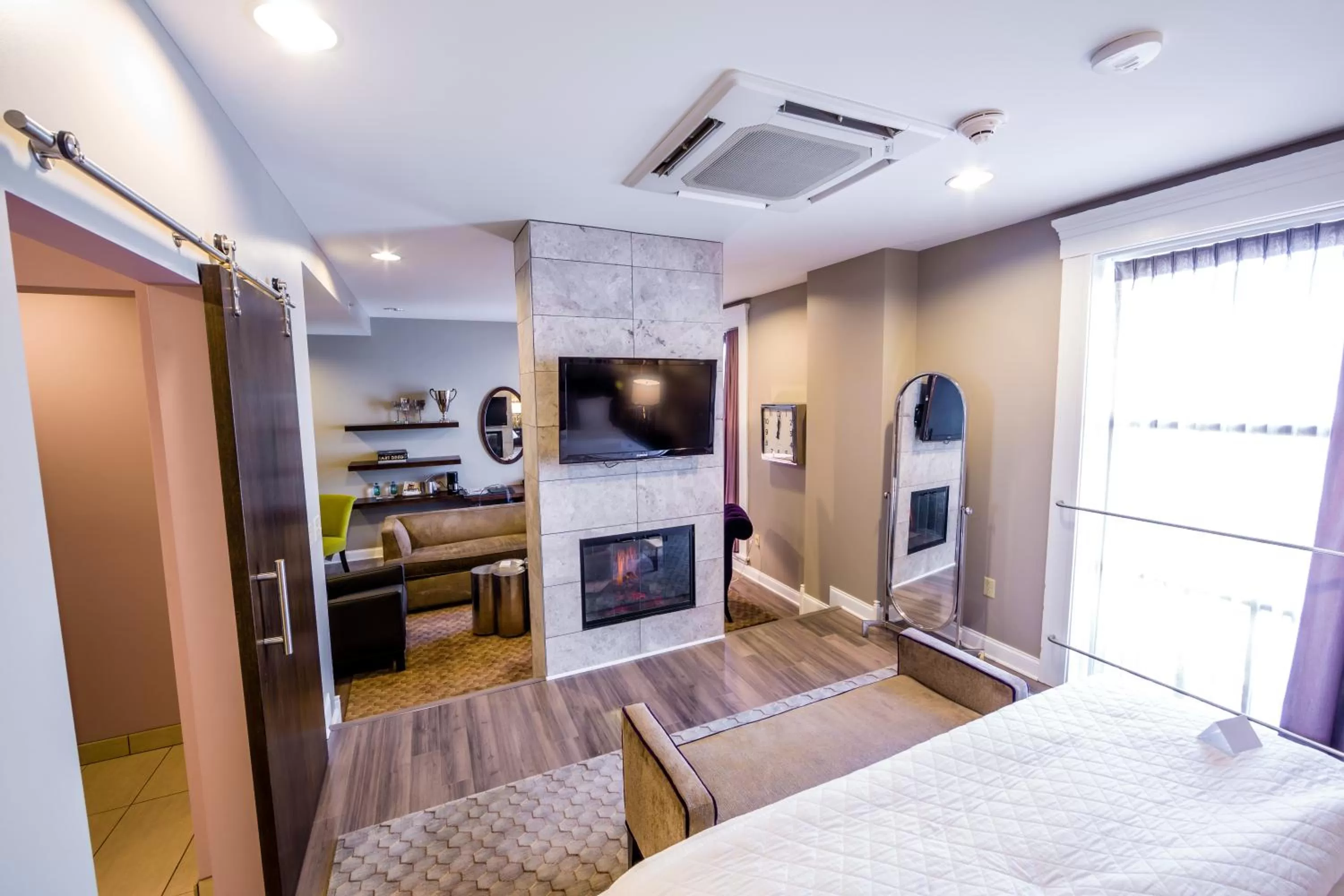 Photo of the whole room, Bed in Hotel at the Lafayette Trademark Collection by Wyndham