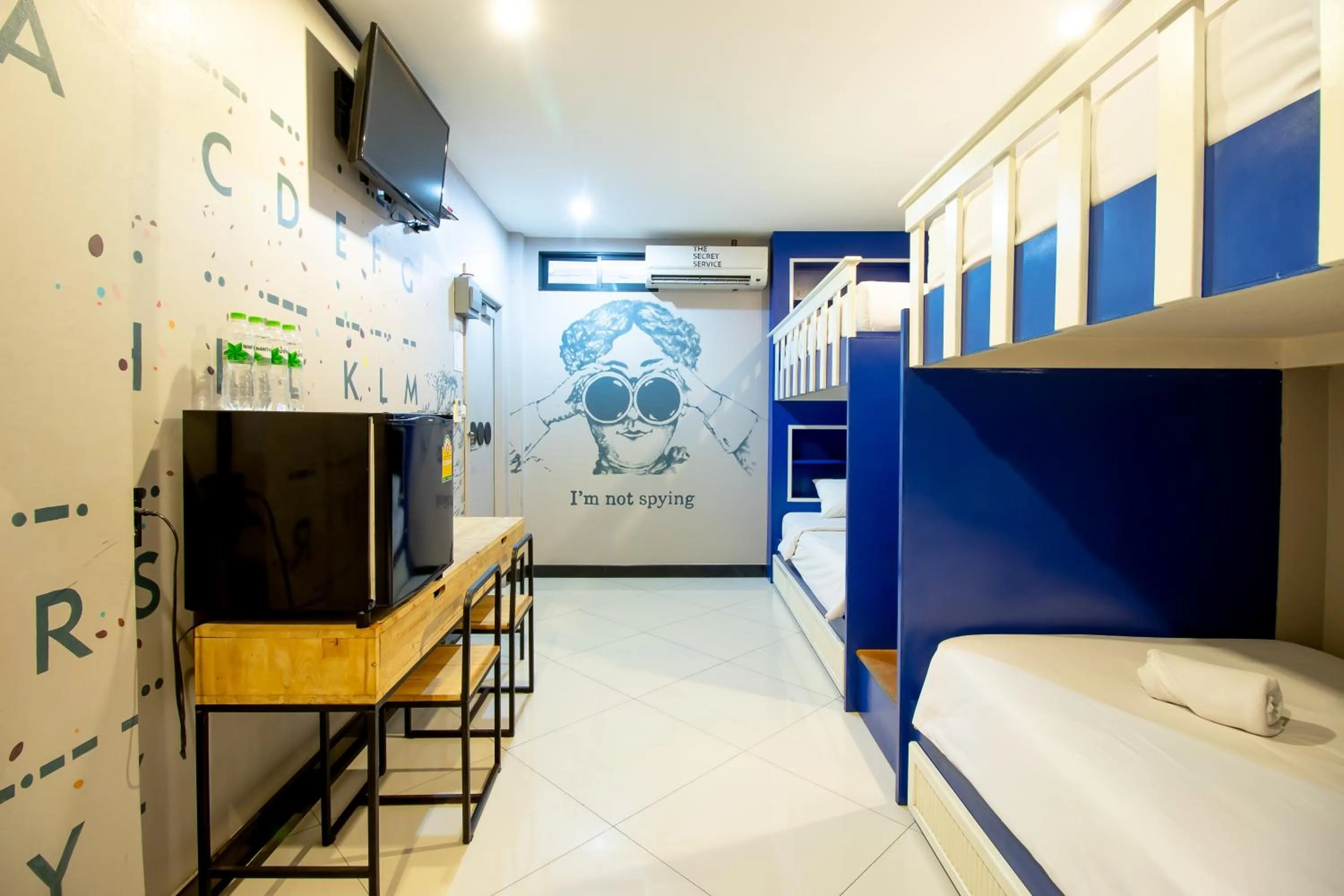 bunk bed, Bed in The Secret Service