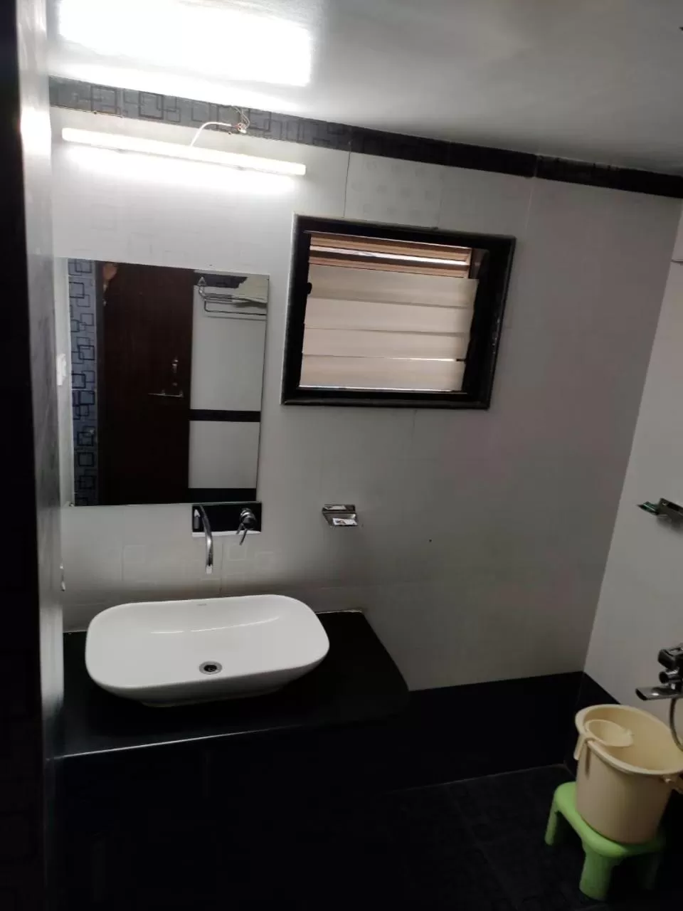 Bathroom in Hotel Avon International