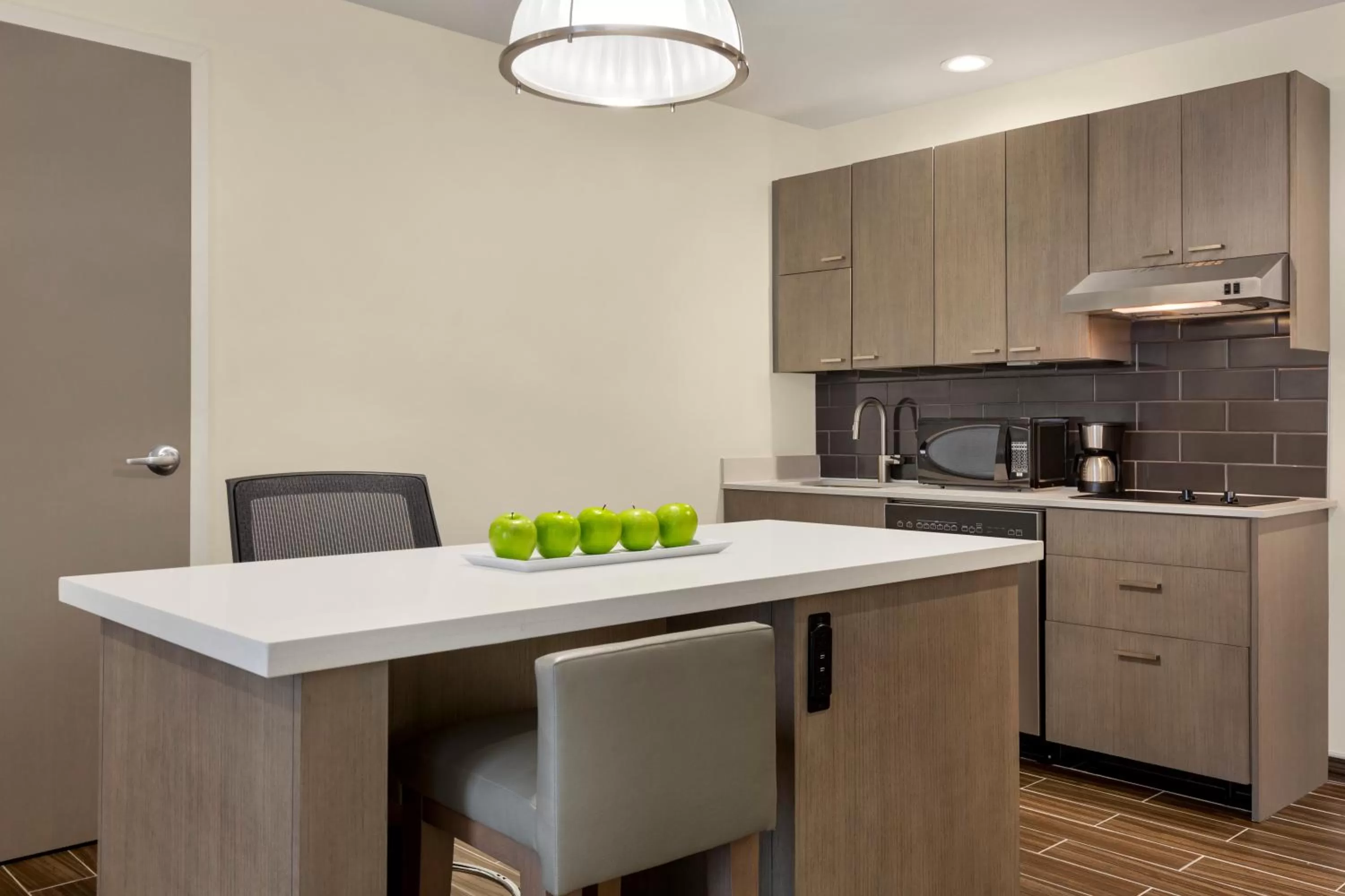 Dining area in Hyatt House Bryan/College Station