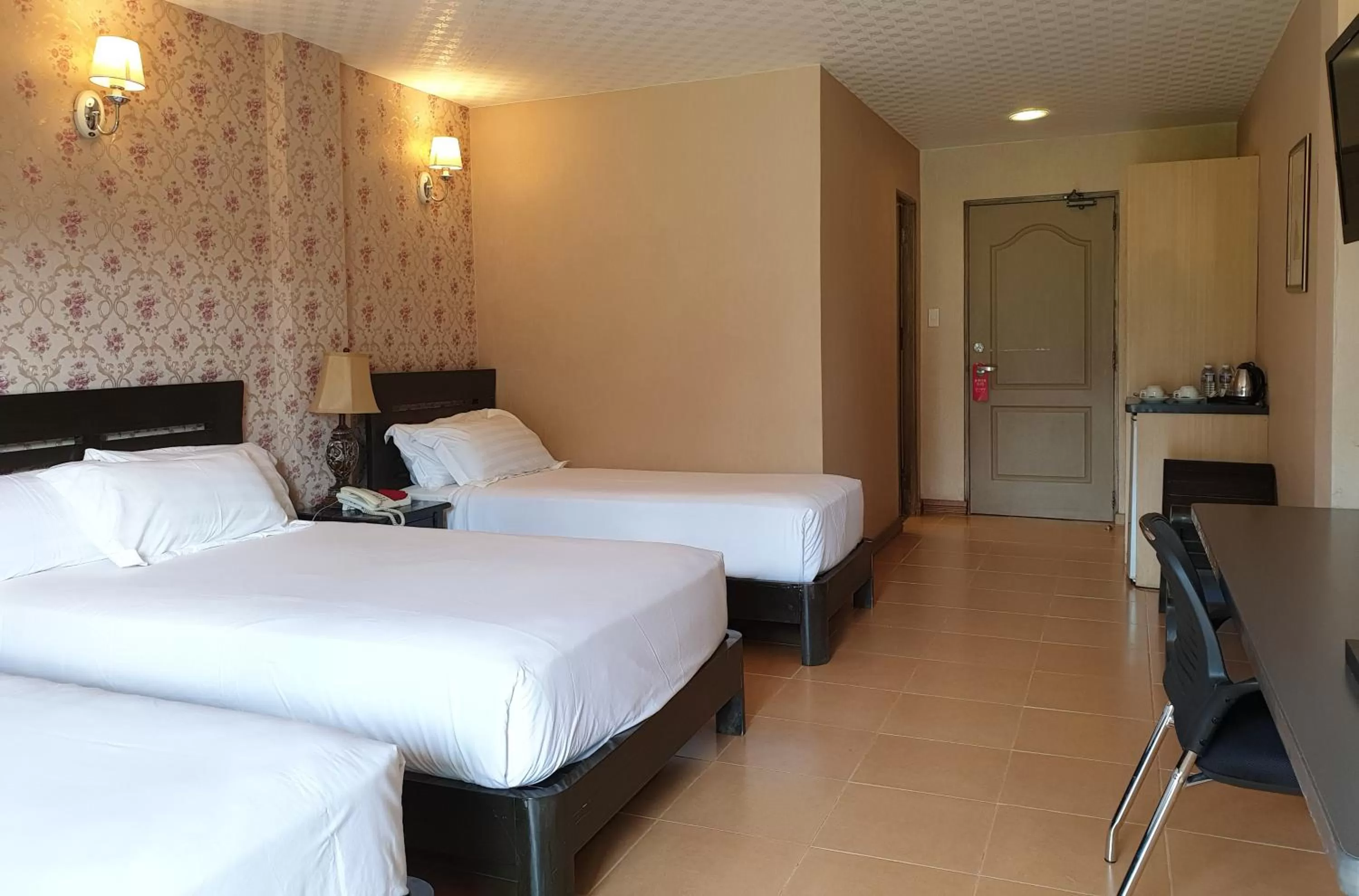 Photo of the whole room, Bed in Hanan Hotel Tagaytay - Formerly Tagaytay Wingate Manor