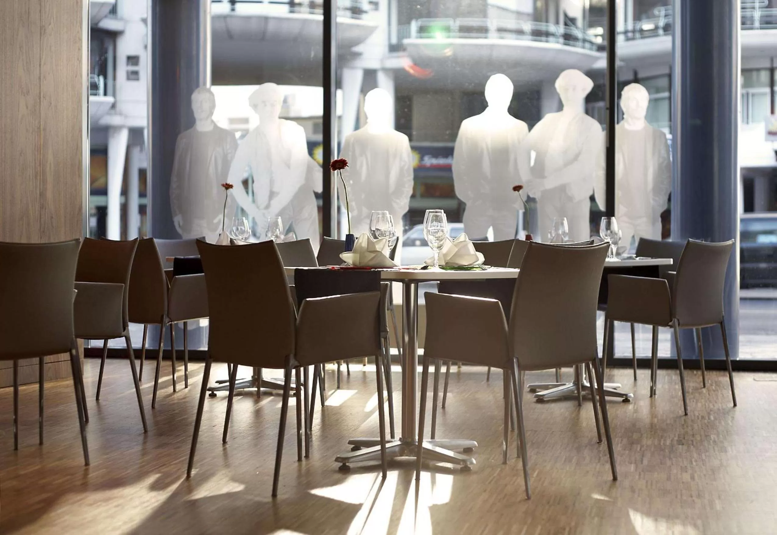 Restaurant/places to eat in Park Plaza Berlin