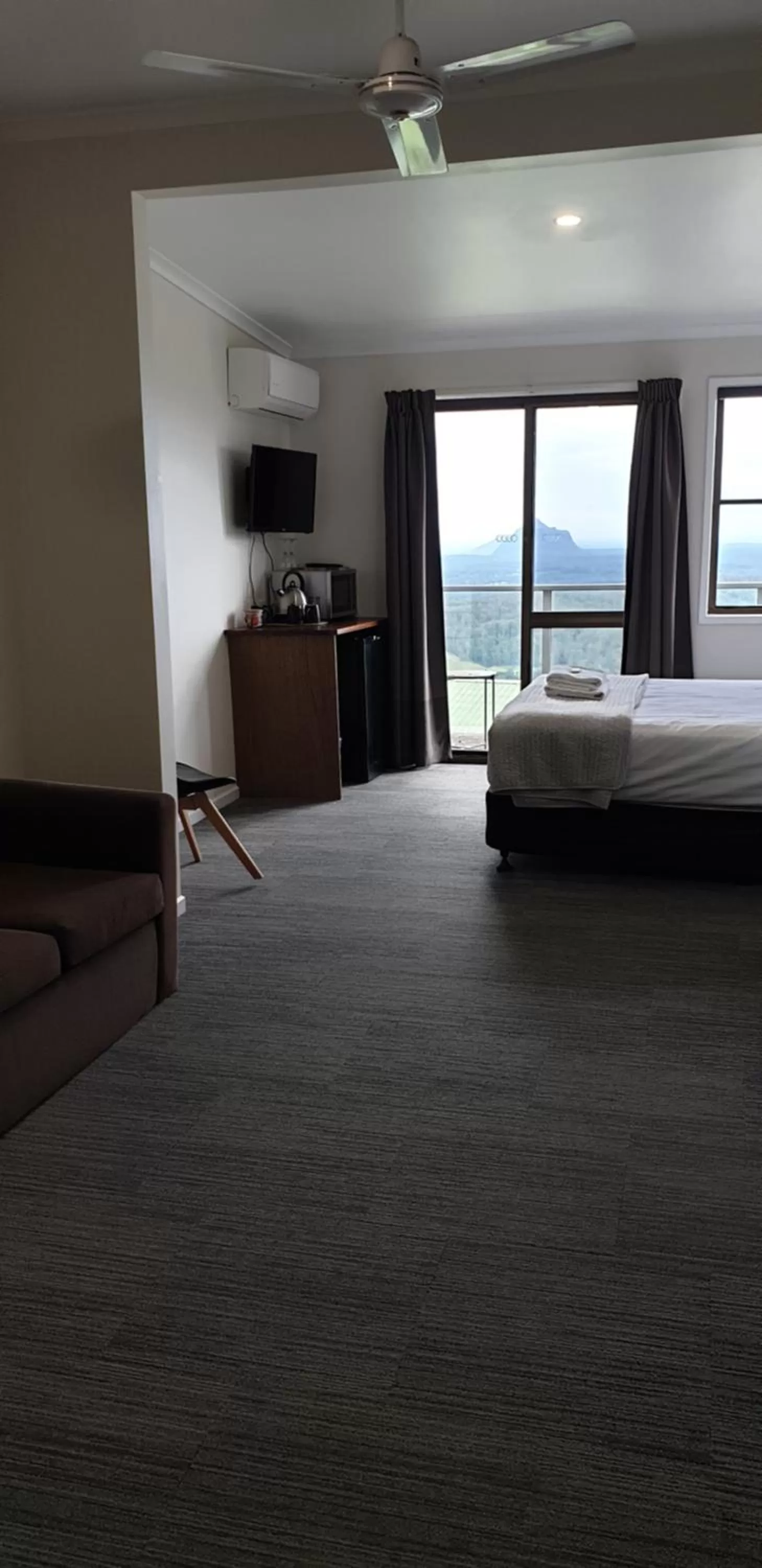 Photo of the whole room, Bed in Tranquil Park