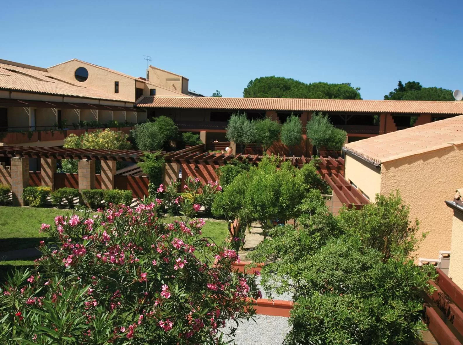 Property building in Lagrange Vacances Résidence du Golf