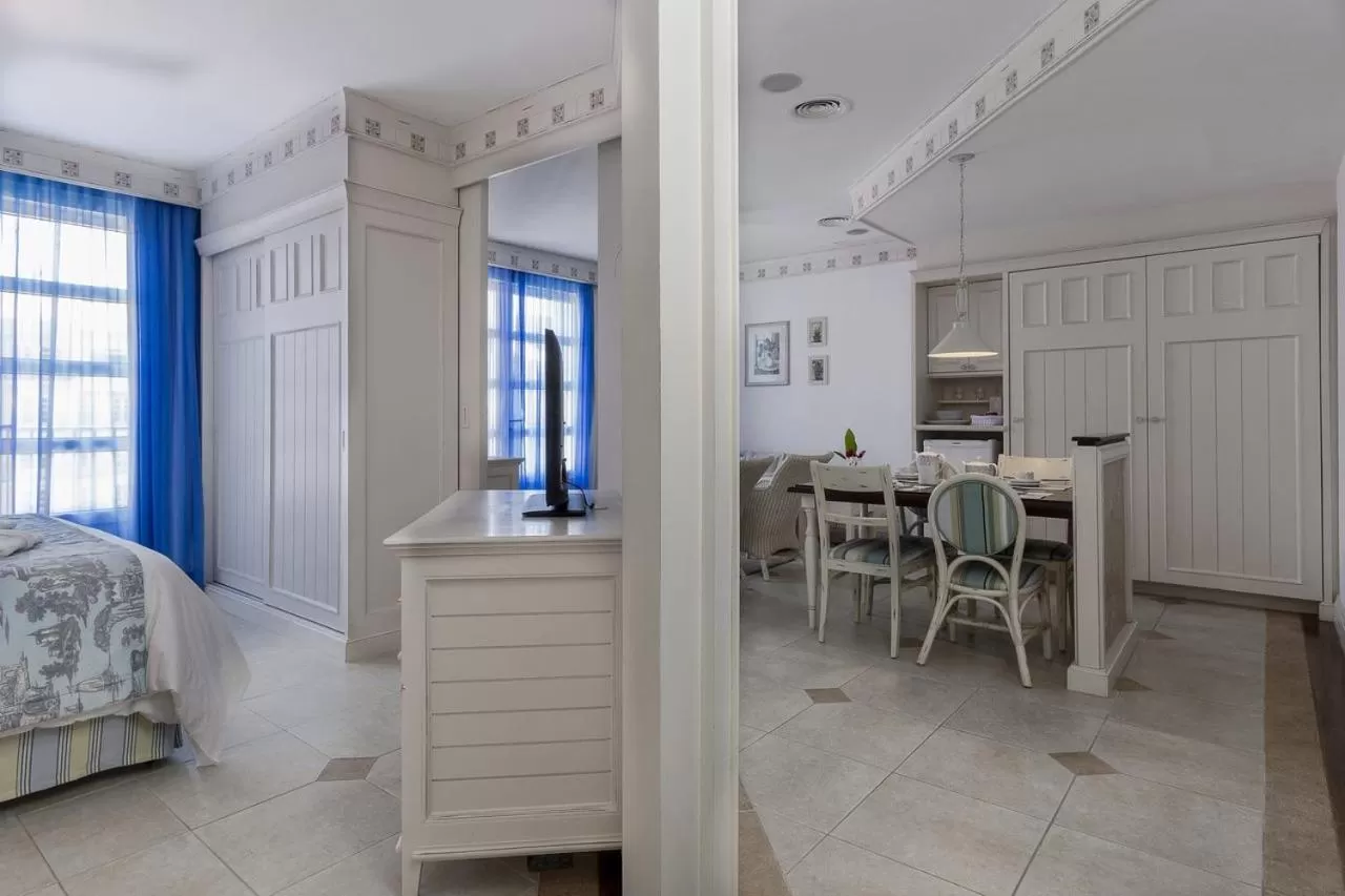 Kitchen or kitchenette in IL Campanário Villaggio Resort Suites - Jurerê Internacional