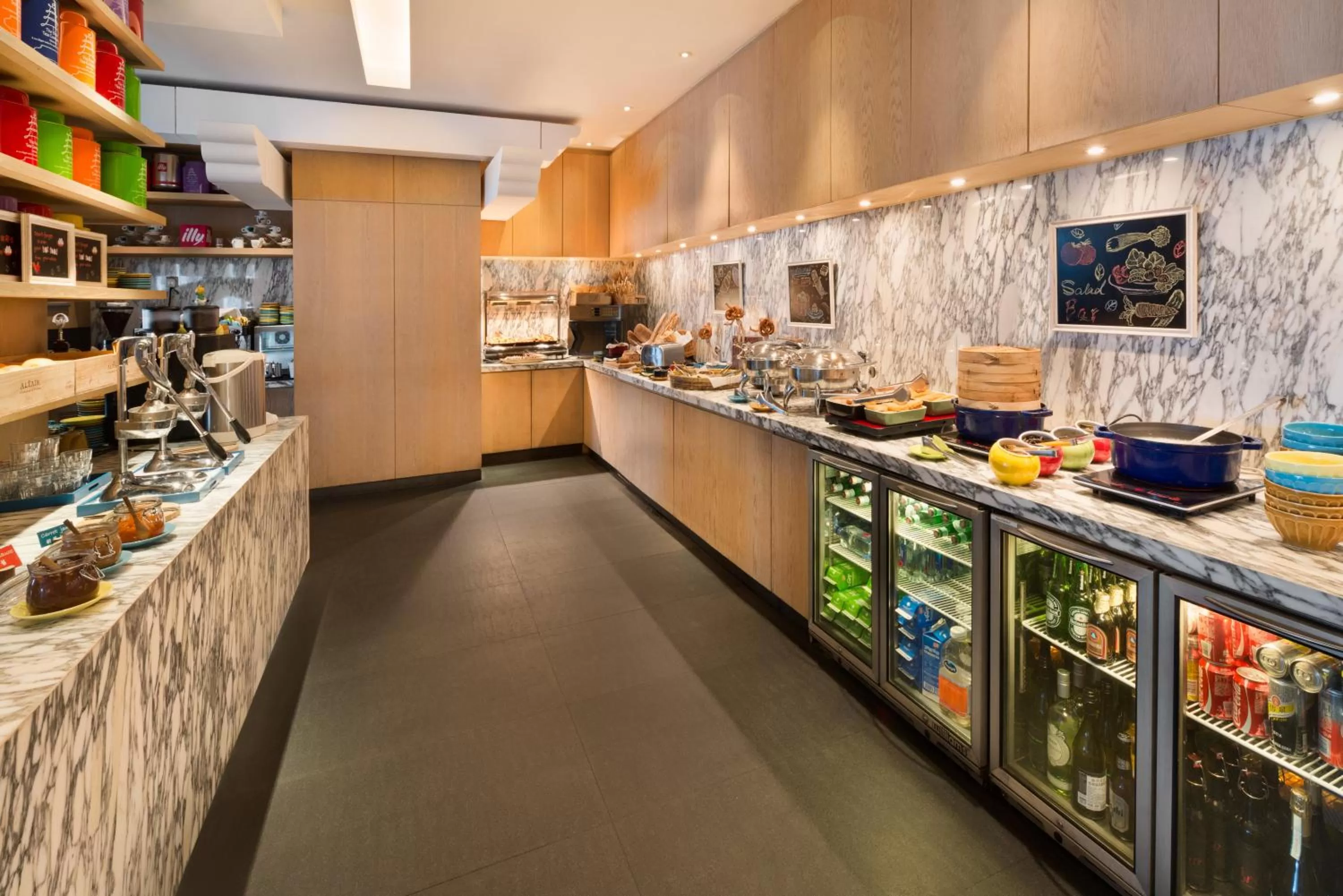 Restaurant/places to eat in Hotel Indigo Shanghai On The Bund by IHG