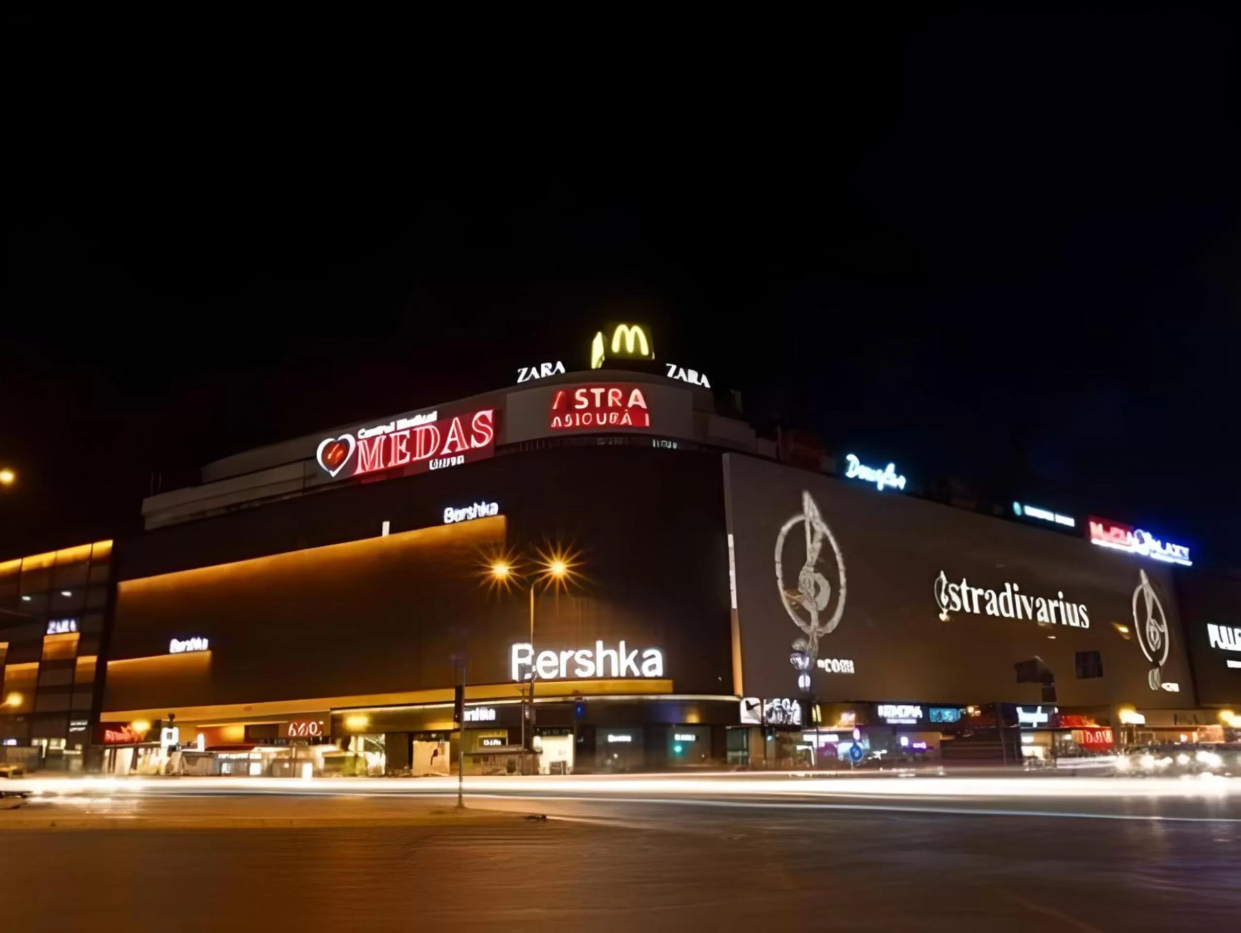 Restaurant/places to eat in Tania-Frankfurt Hotel