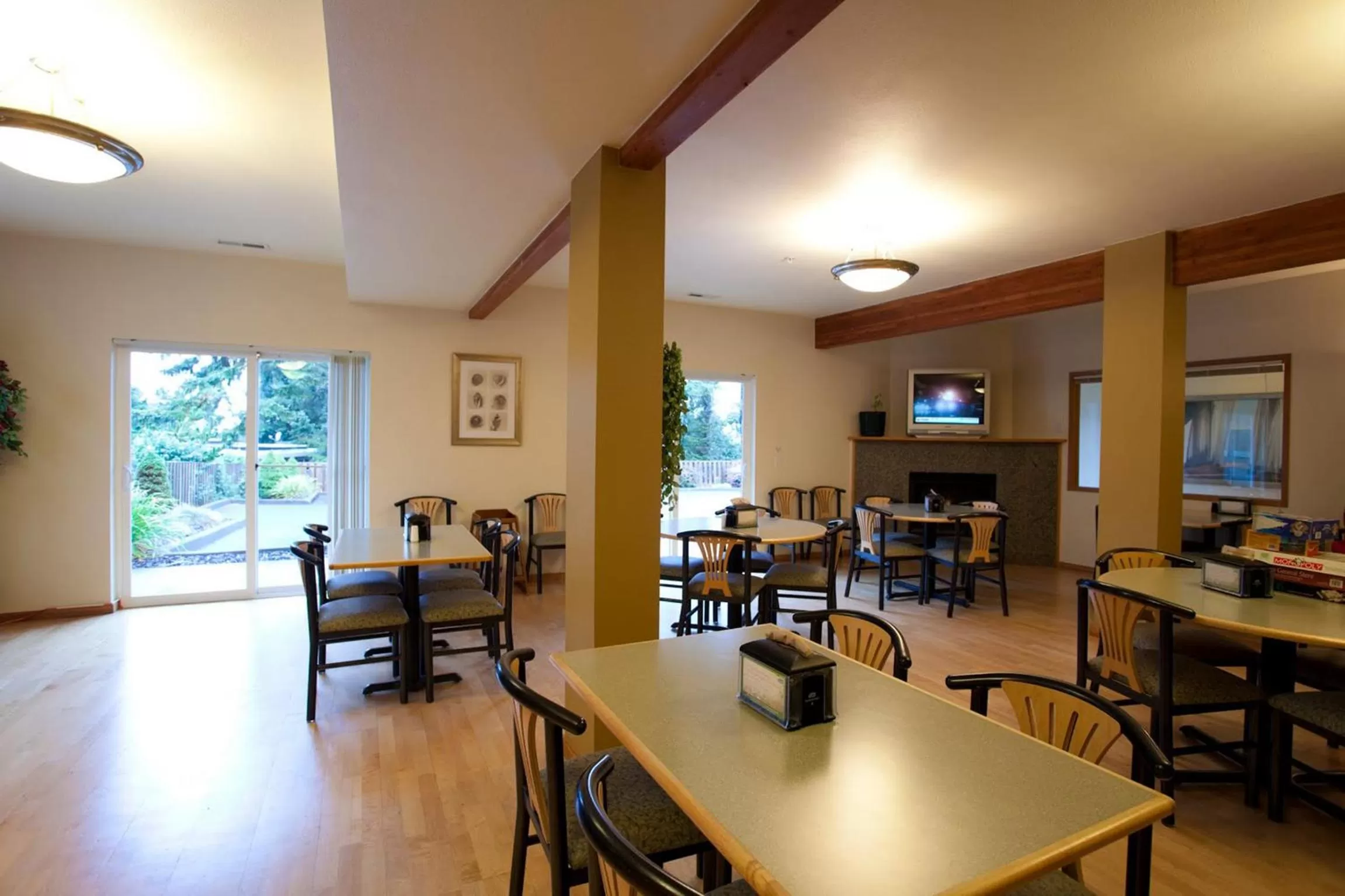 Restaurant/places to eat in Inn at Wecoma