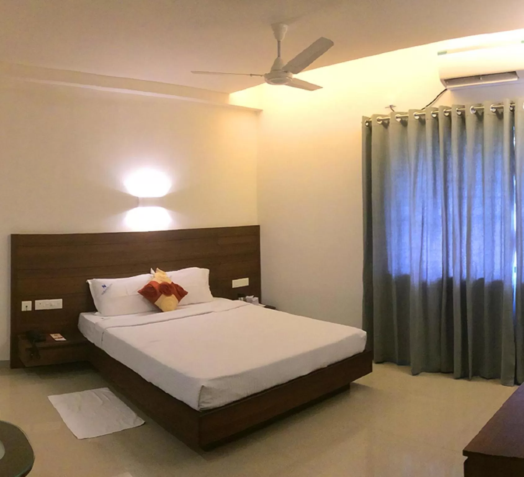 Bedroom, Bed in Nalanda Inn