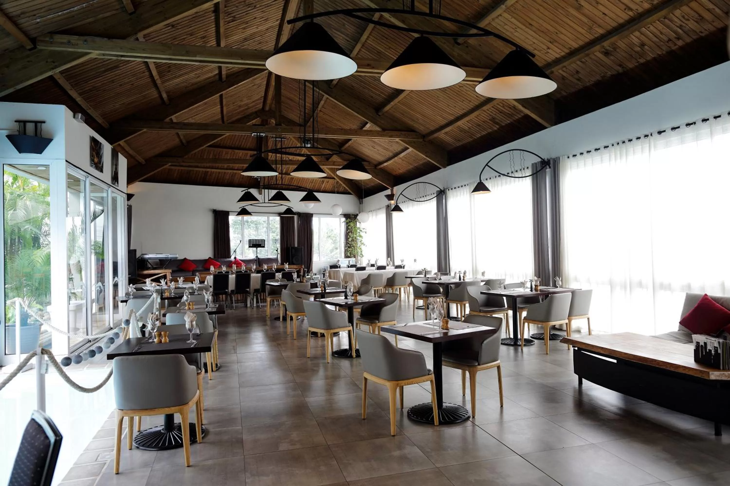 Restaurant/places to eat in Atlantis