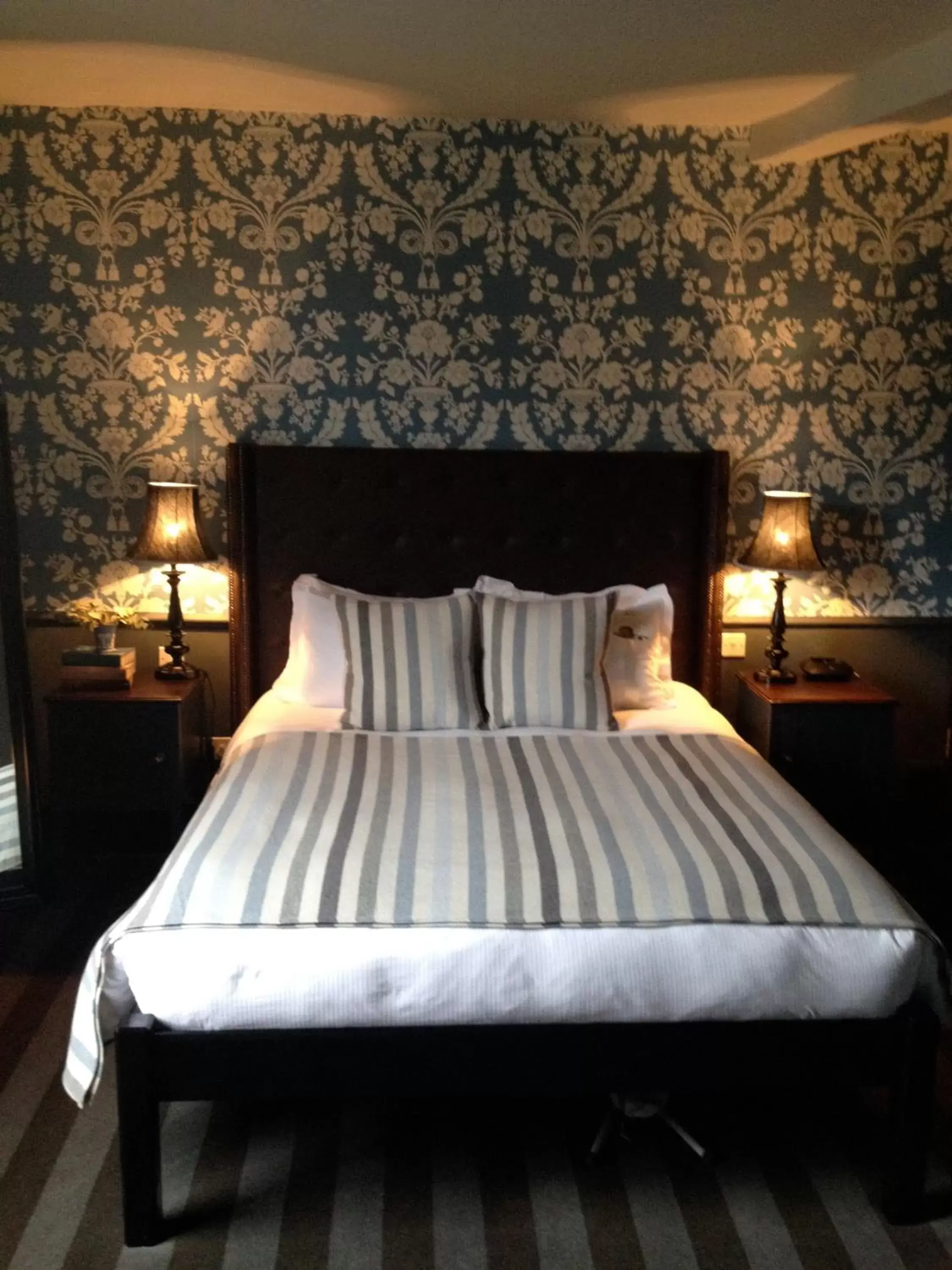Standard Double Room - single occupancy in The Crown And Thistle, Abingdon Standard Double Room - single occupancy in The Crown And Thistle, Abingdon