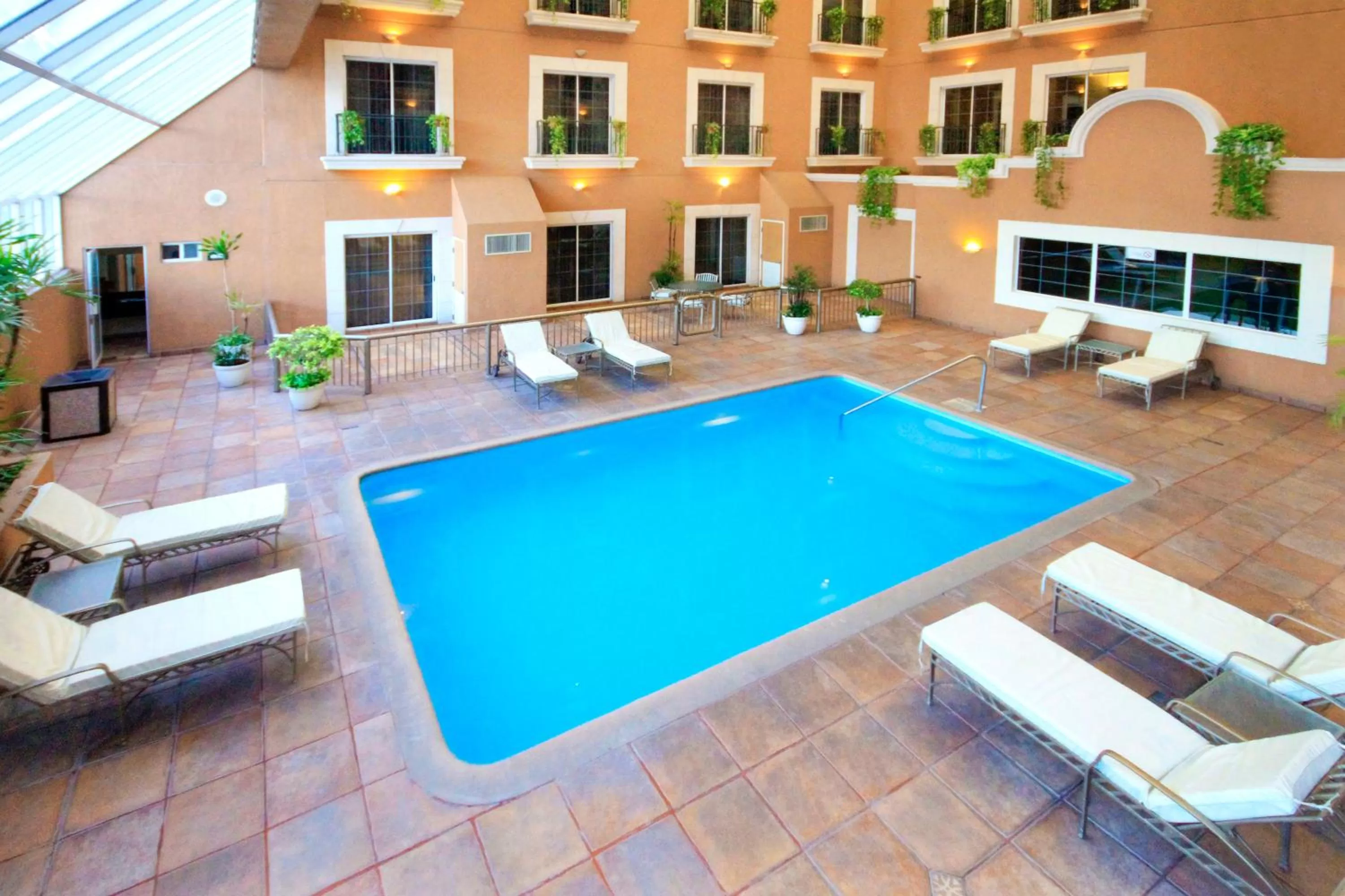 Pool view in iStay Hotel Ciudad Victoria