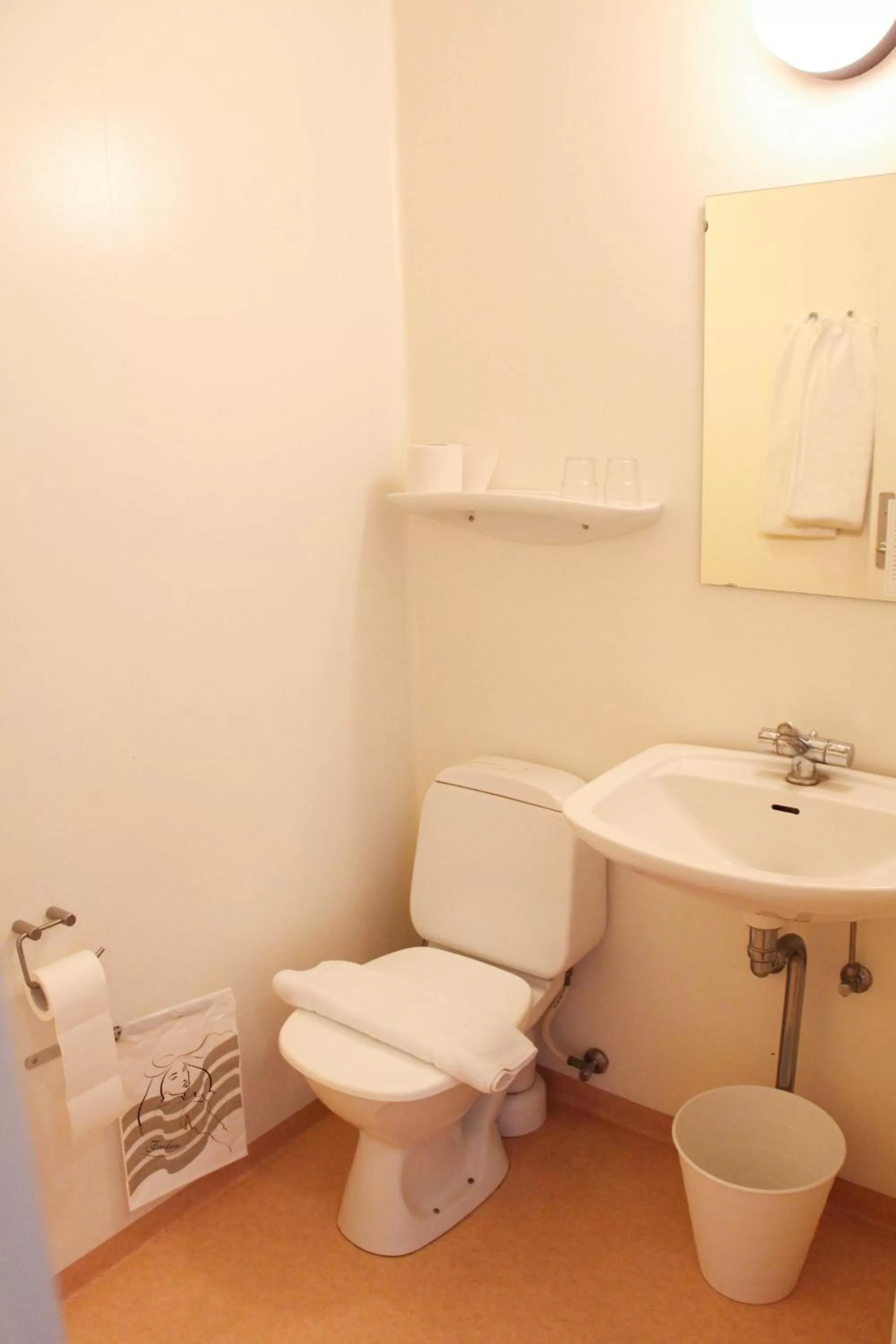 Shower in Krebshuset / Kelz0rdk