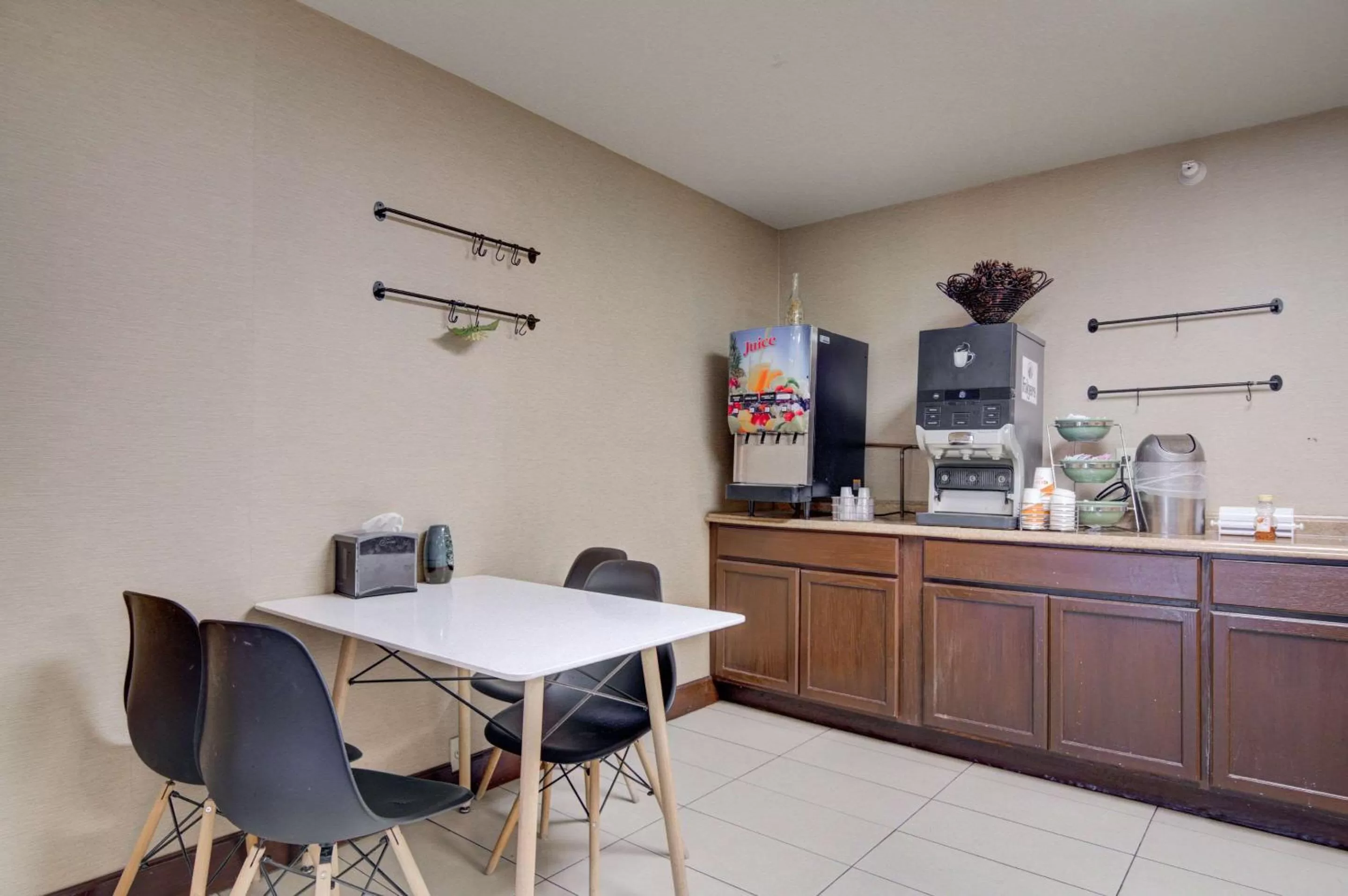 Breakfast in Econo Lodge Livingston Gateway to Yellowstone