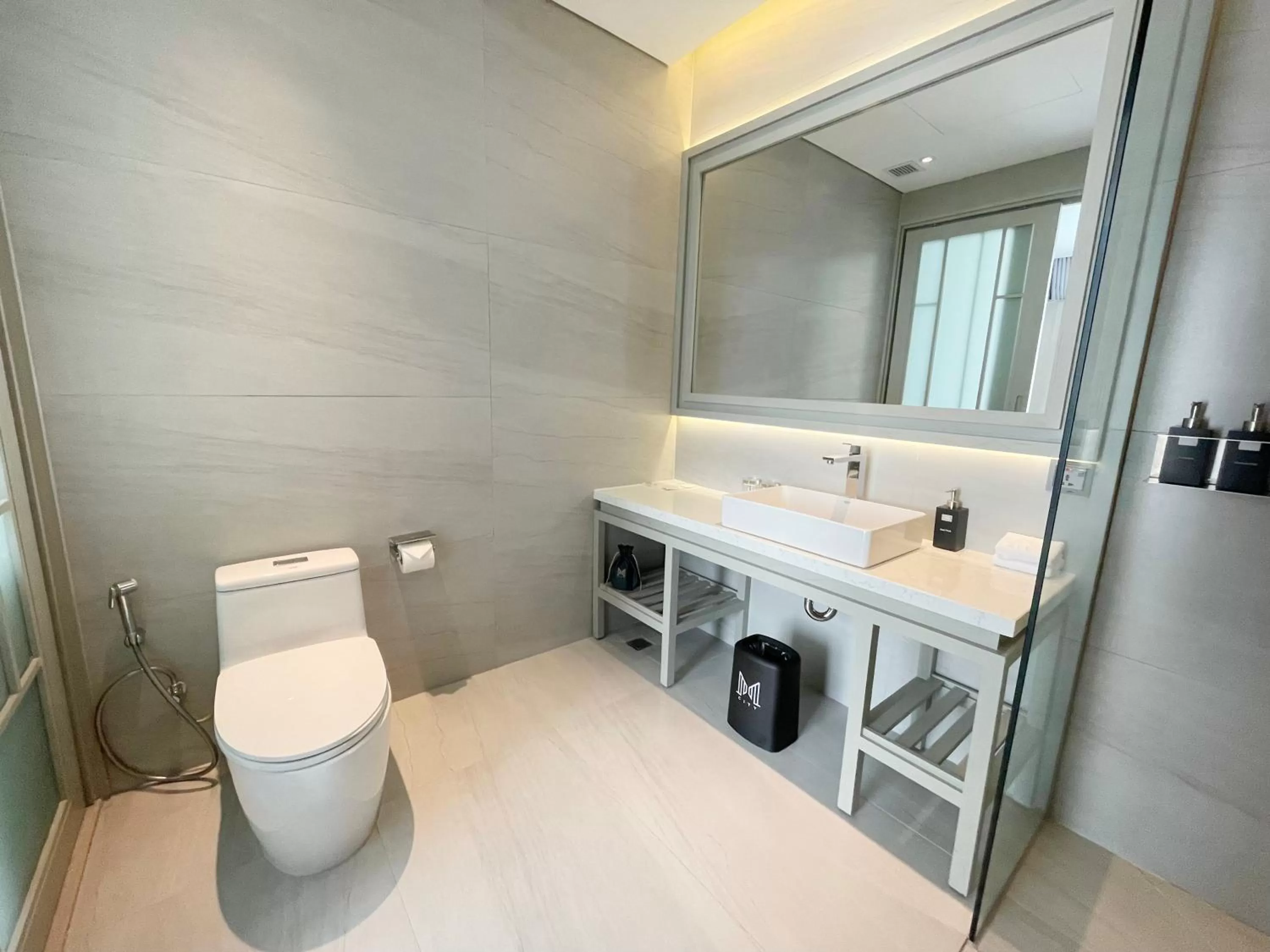 Toilet in M City Hotel Saigon