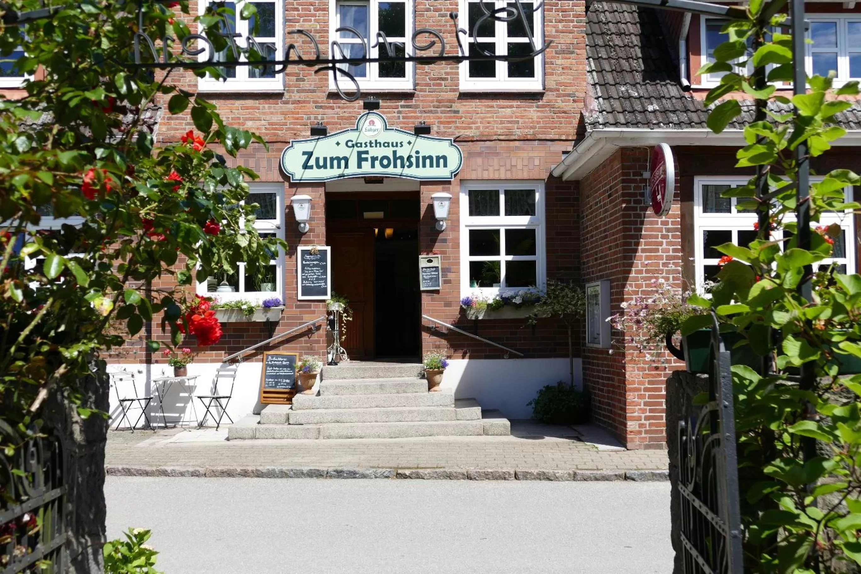 Restaurant/places to eat in Gasthaus Zum Frohsinn