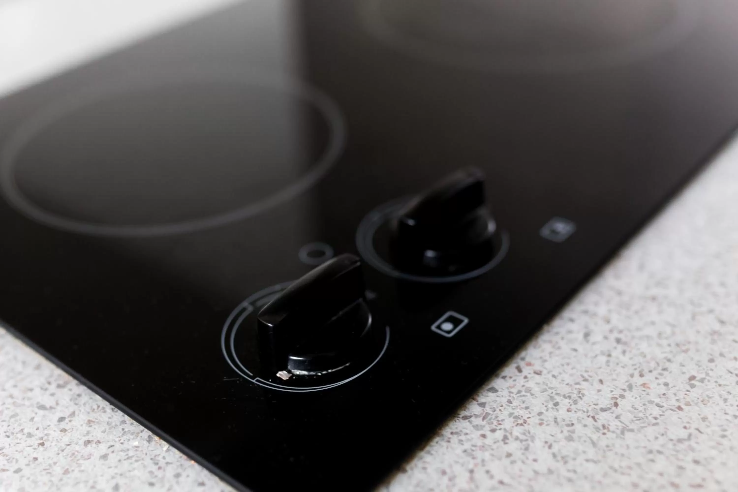 Kitchen or kitchenette in St Ives Apartments