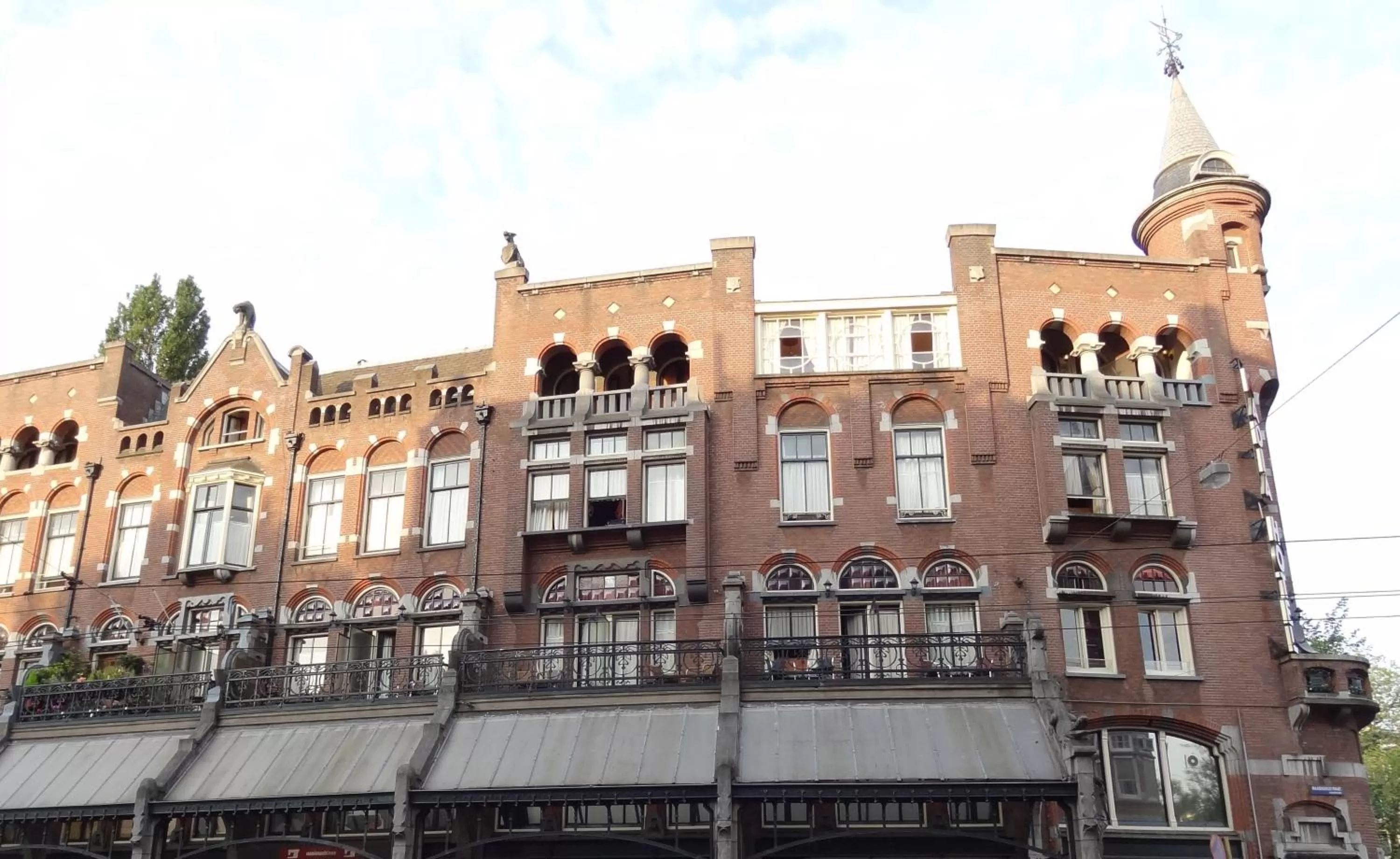 Facade/entrance in Nadia Hotel