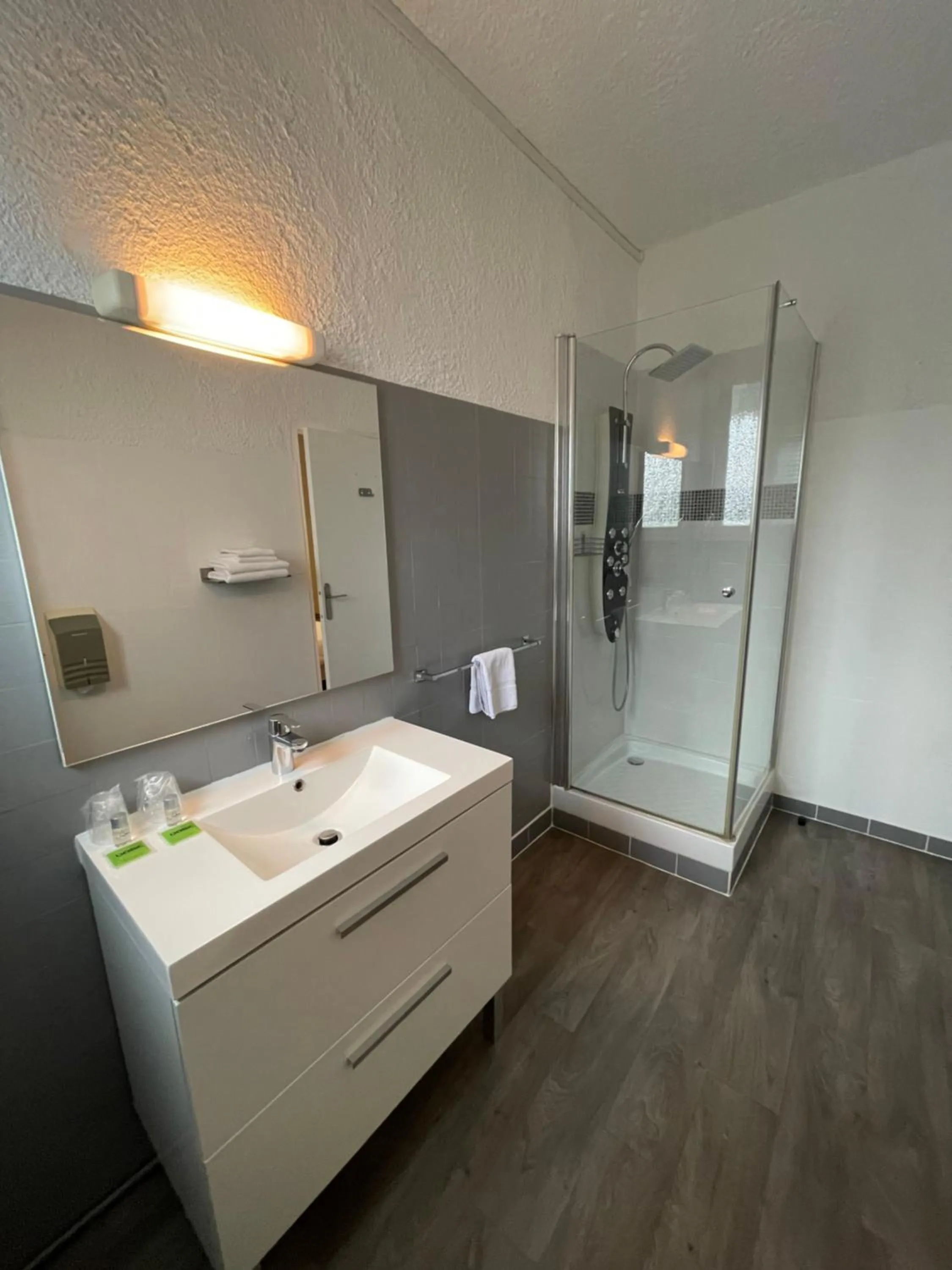 Shower in Hotel Italia