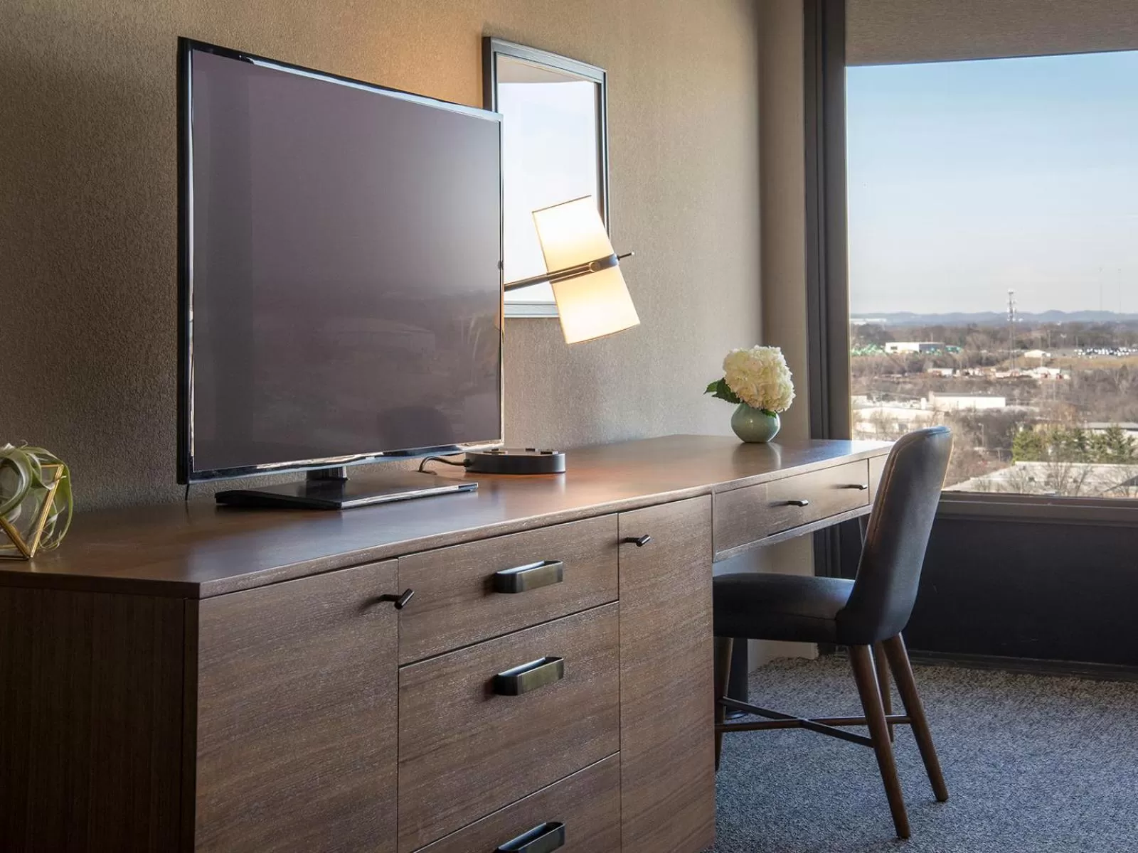 Premium Corner King  in Hotel Preston Nashville Airport