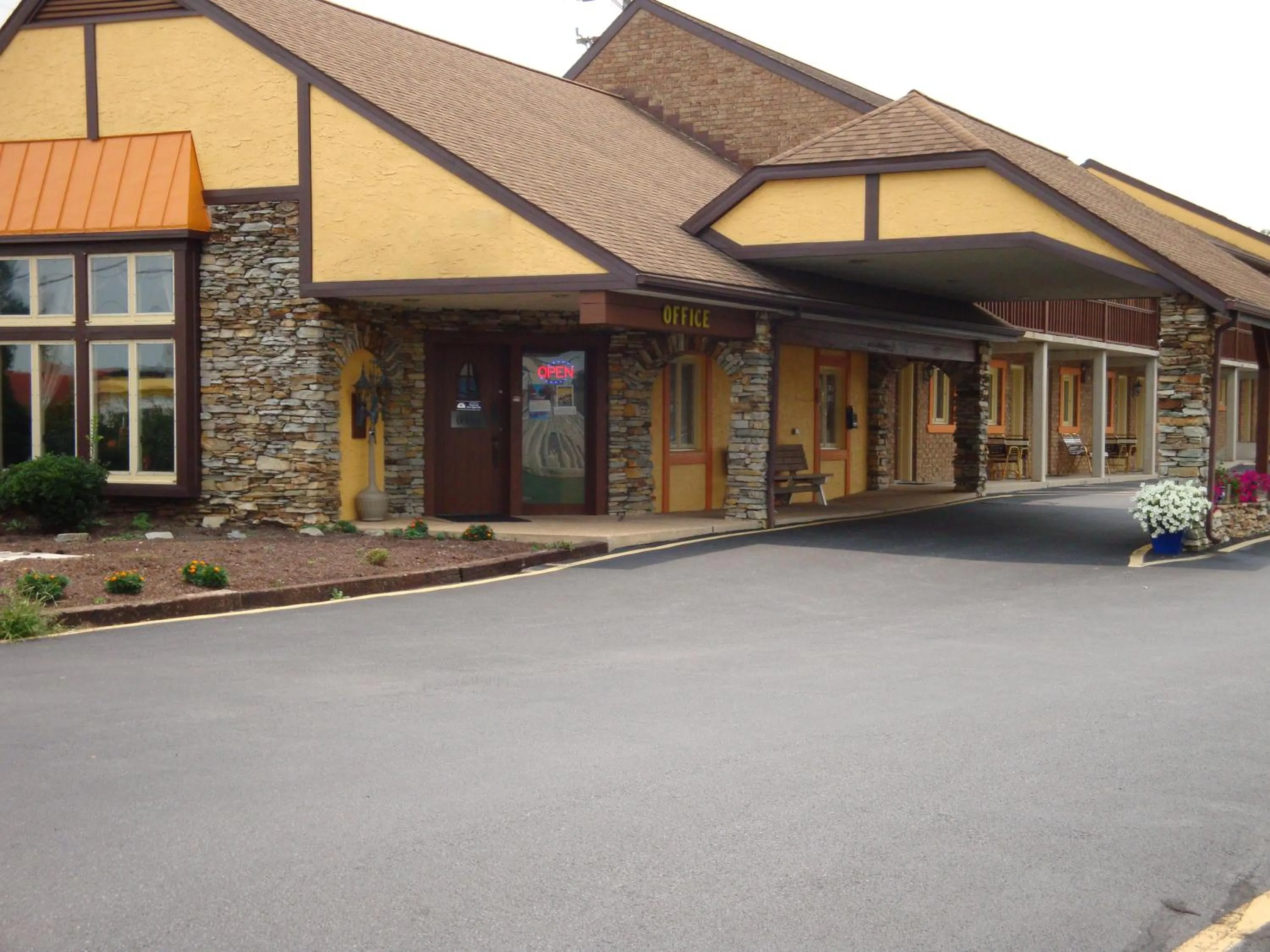 Facade/entrance in Soudersburg Inn & Suites Lancaster