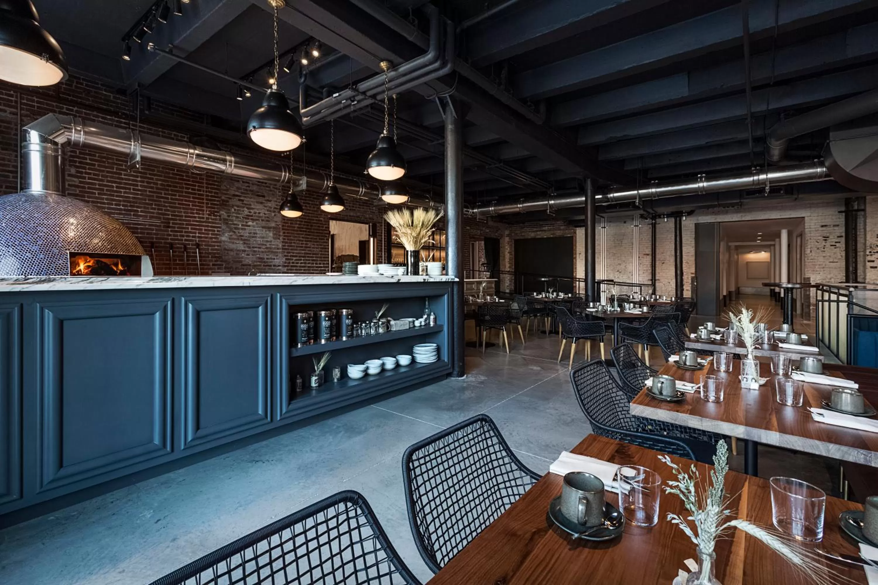 Restaurant/places to eat in Crossroads Hotel