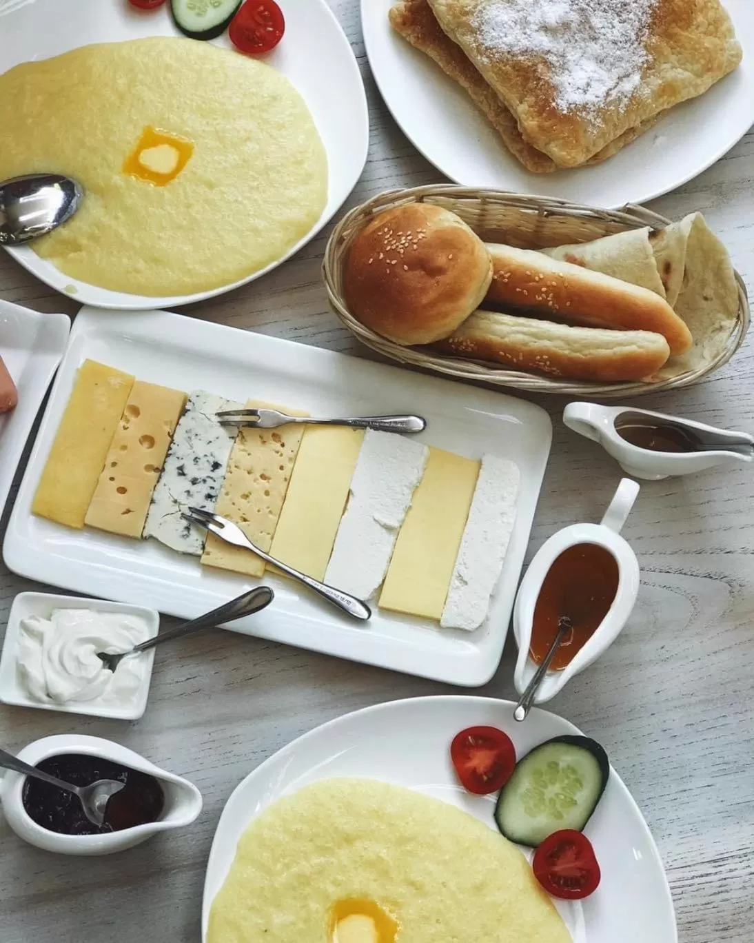 Food and drinks in Boutique ETHNO HOTEL