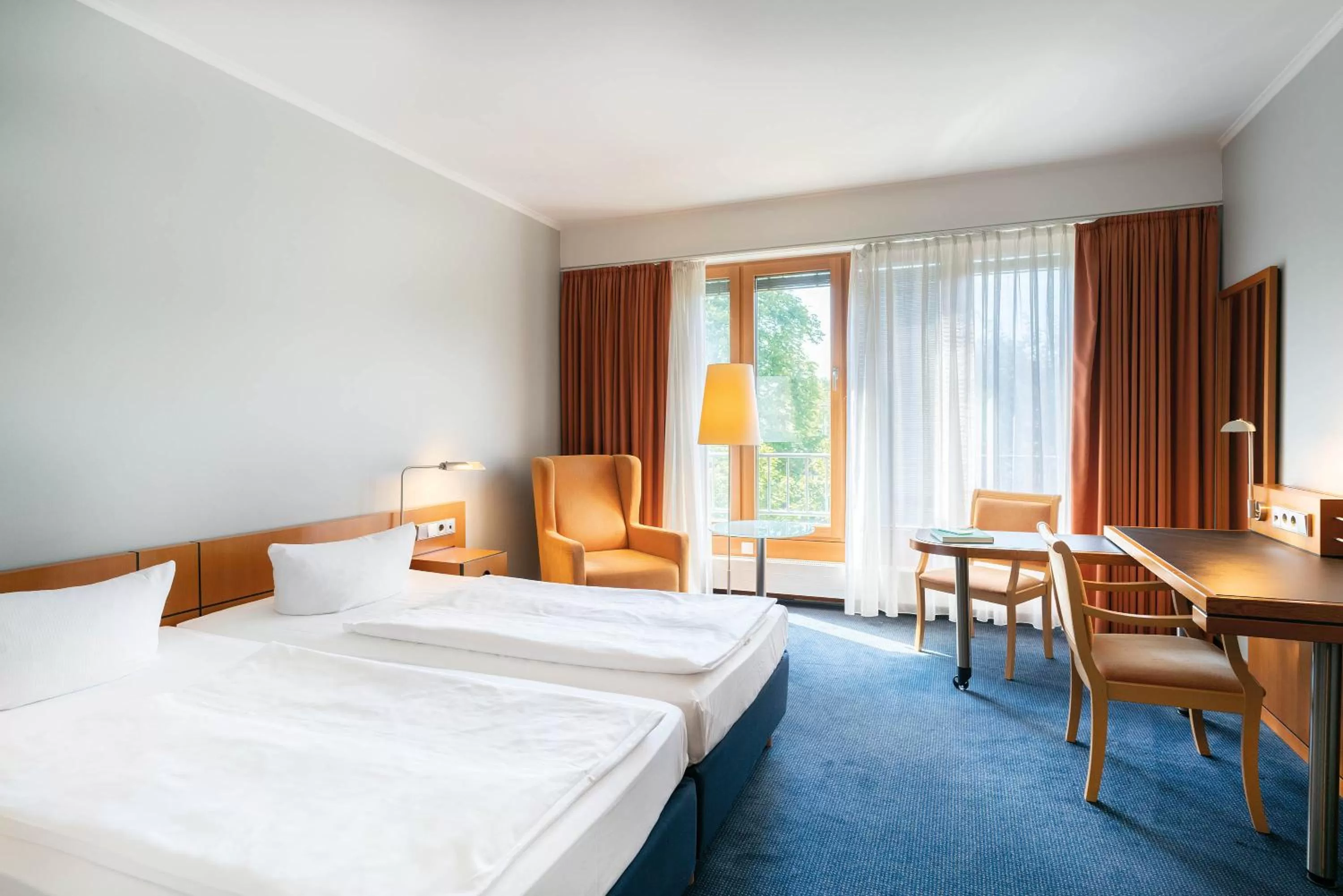 Photo of the whole room, Bed in Seminaris Hotel Potsdam Griebnitzsee