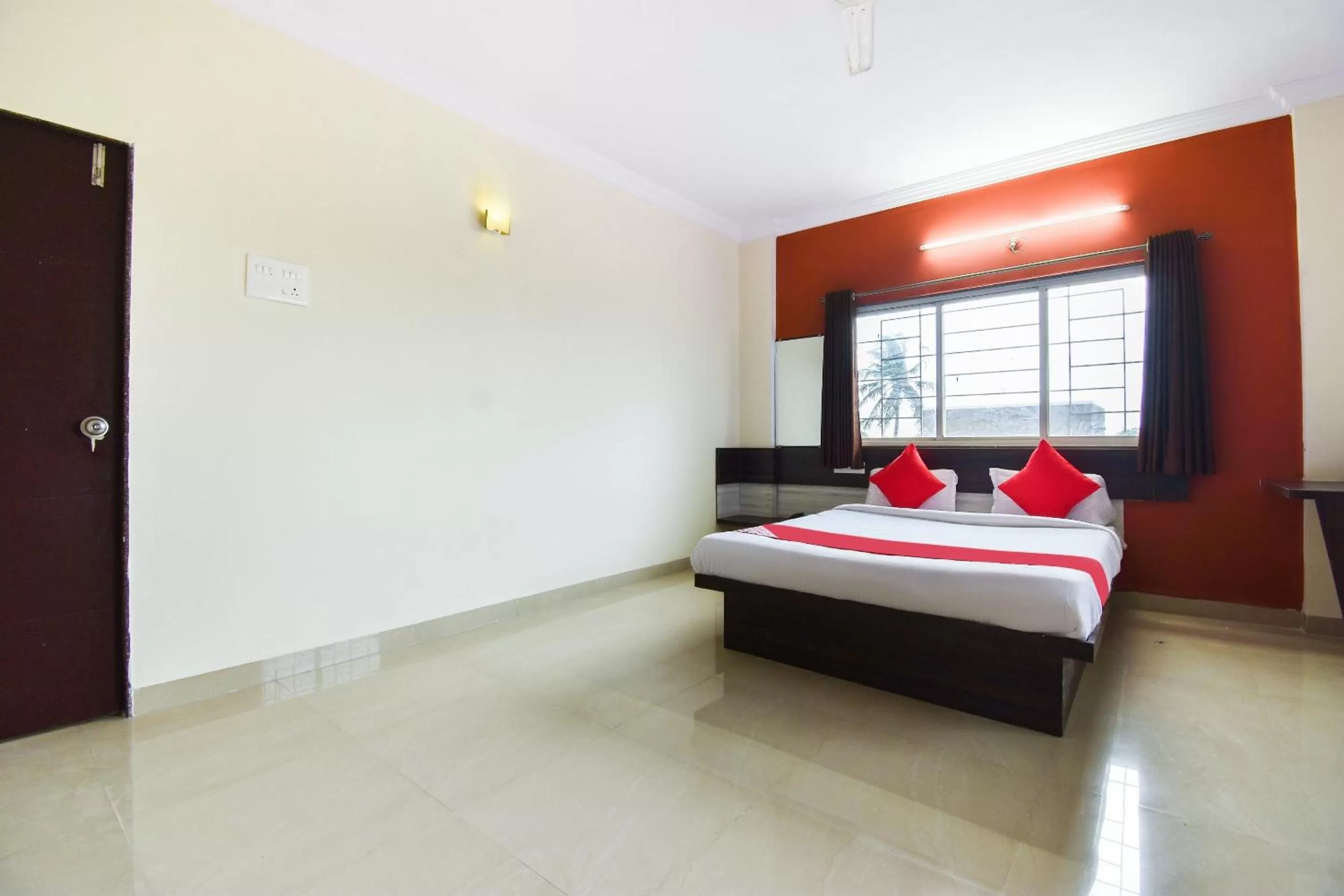 Bedroom, Bed in OYO Flagship 43302 Hotel Sargam