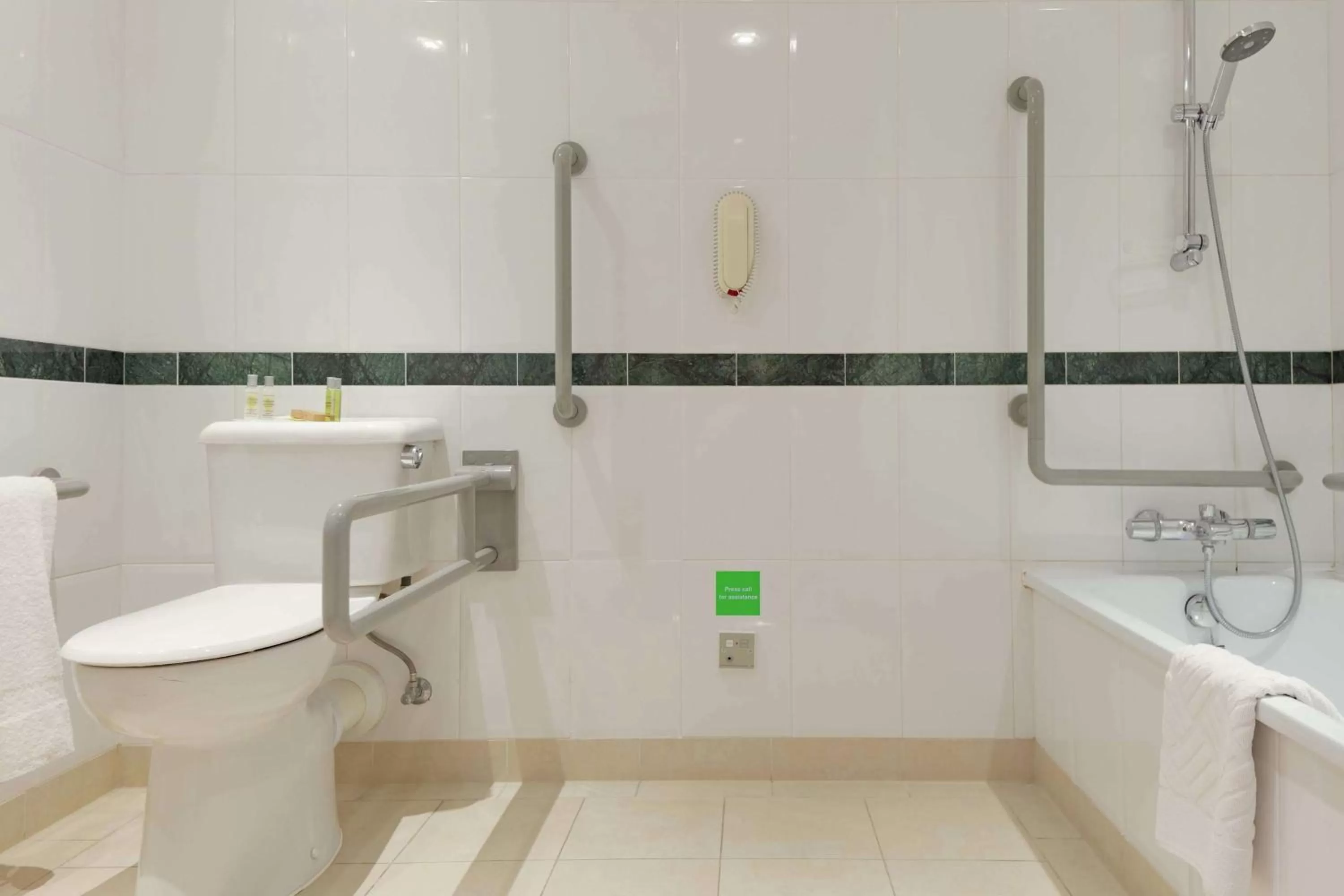 Toilet in Hilton Newcastle Gateshead