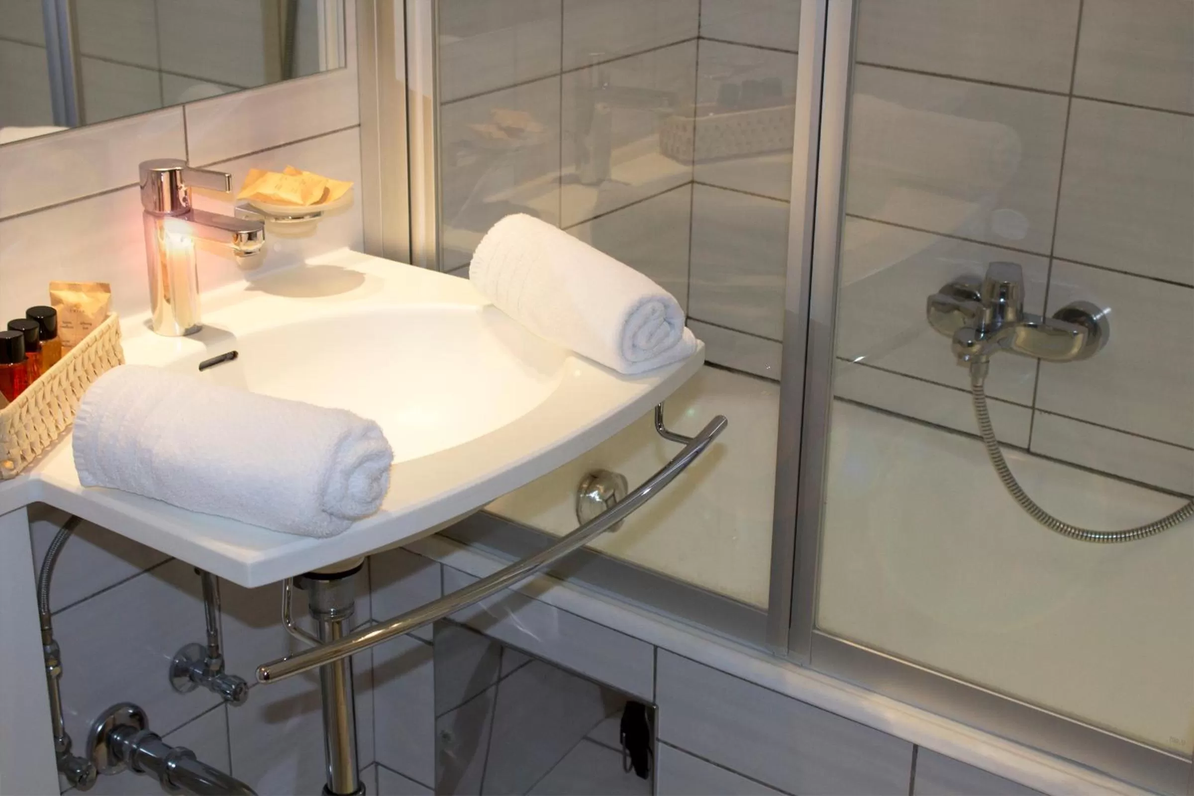 Bathroom in Alpenhotel Tirolerhof