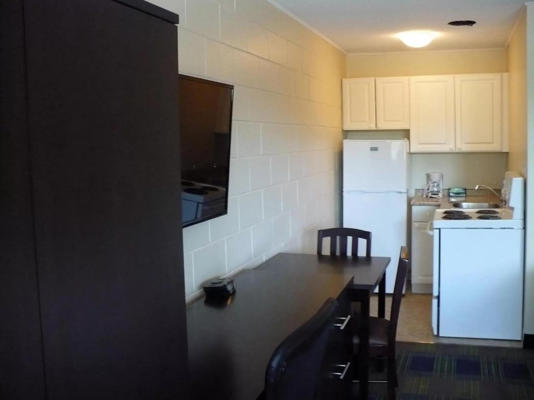 Kitchen or kitchenette in Westgate Inn