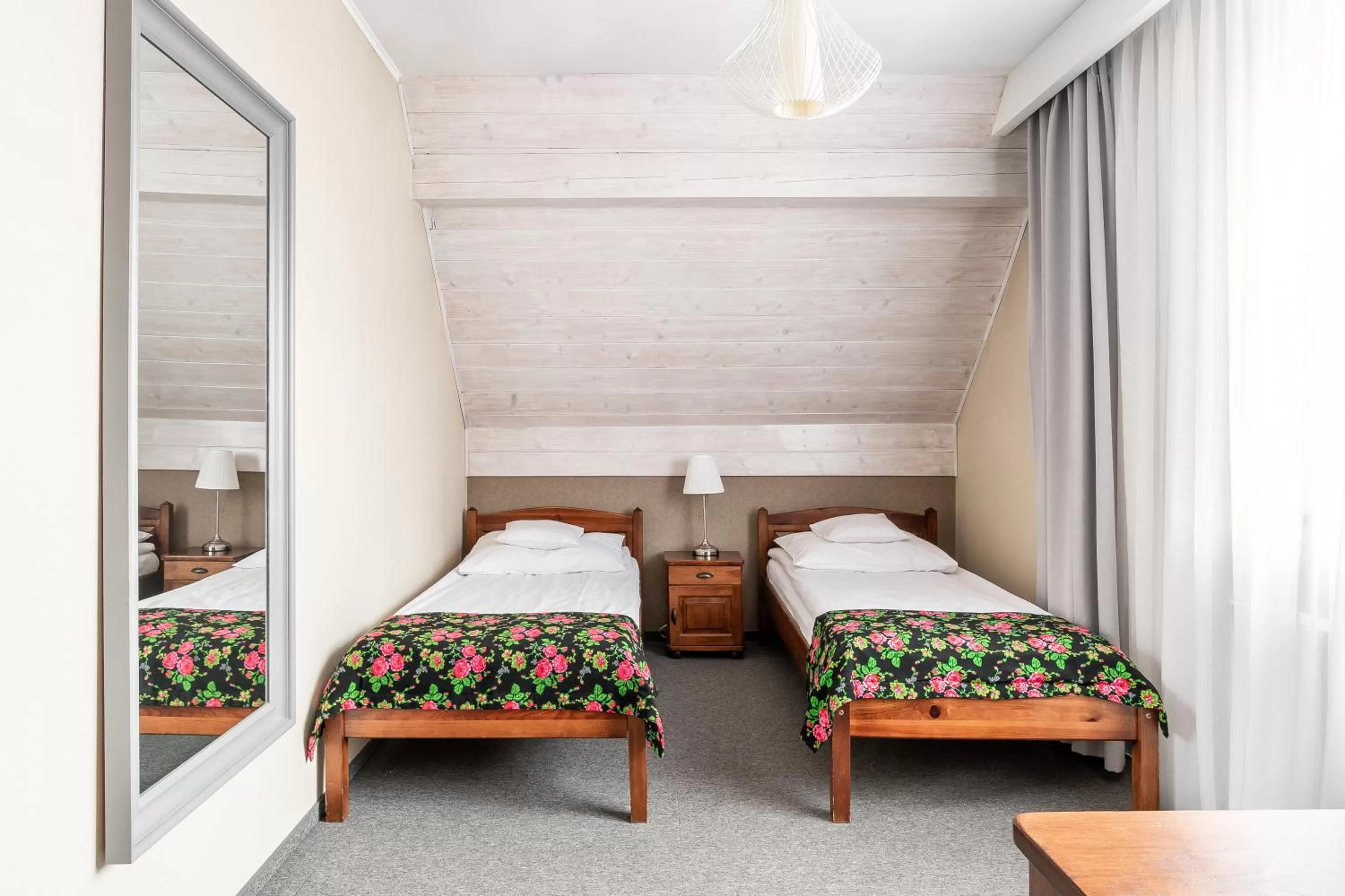 Bedroom, Bed in Rezydencja Sienkiewiczówka