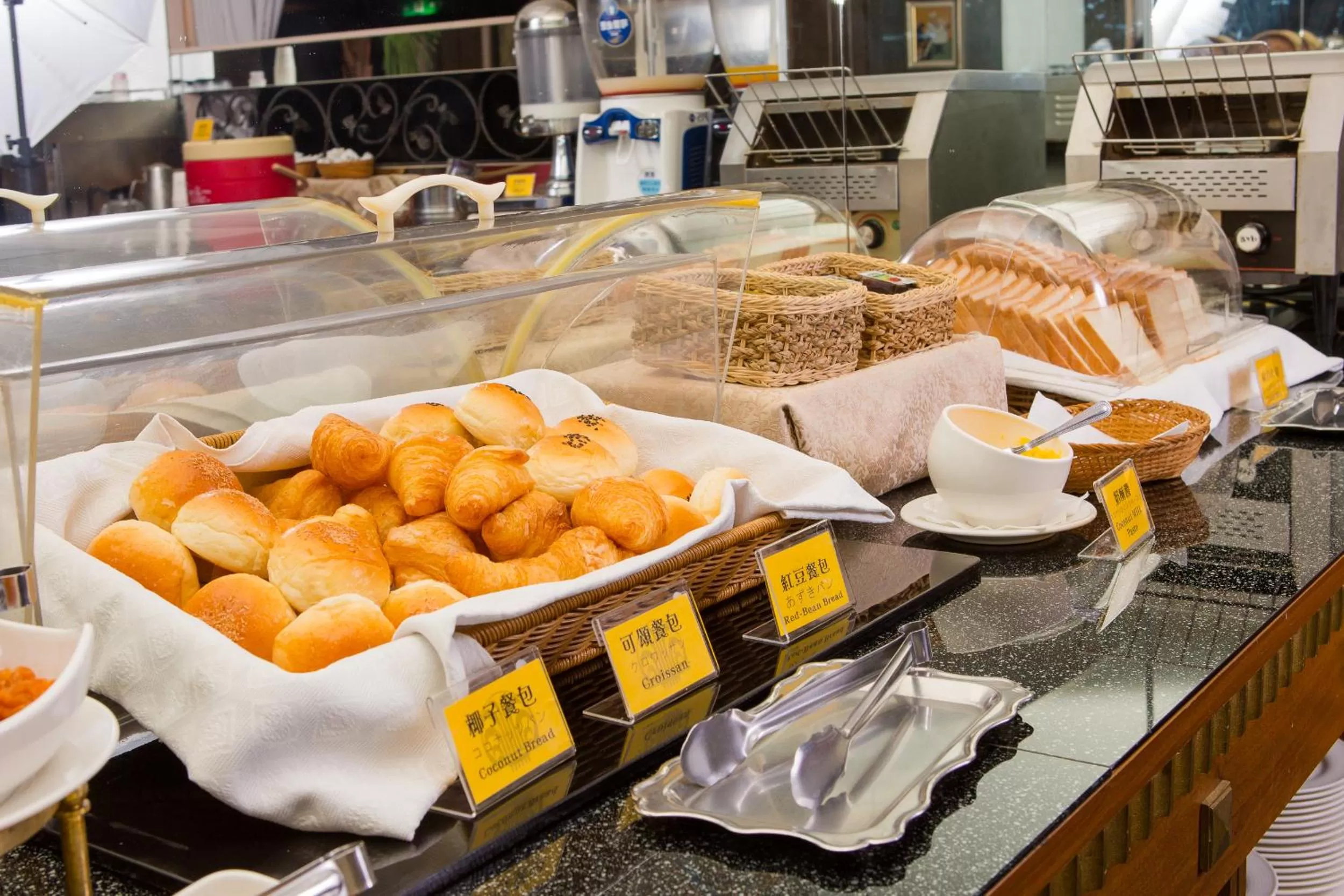 Restaurant/places to eat in F Hotel - Taichung