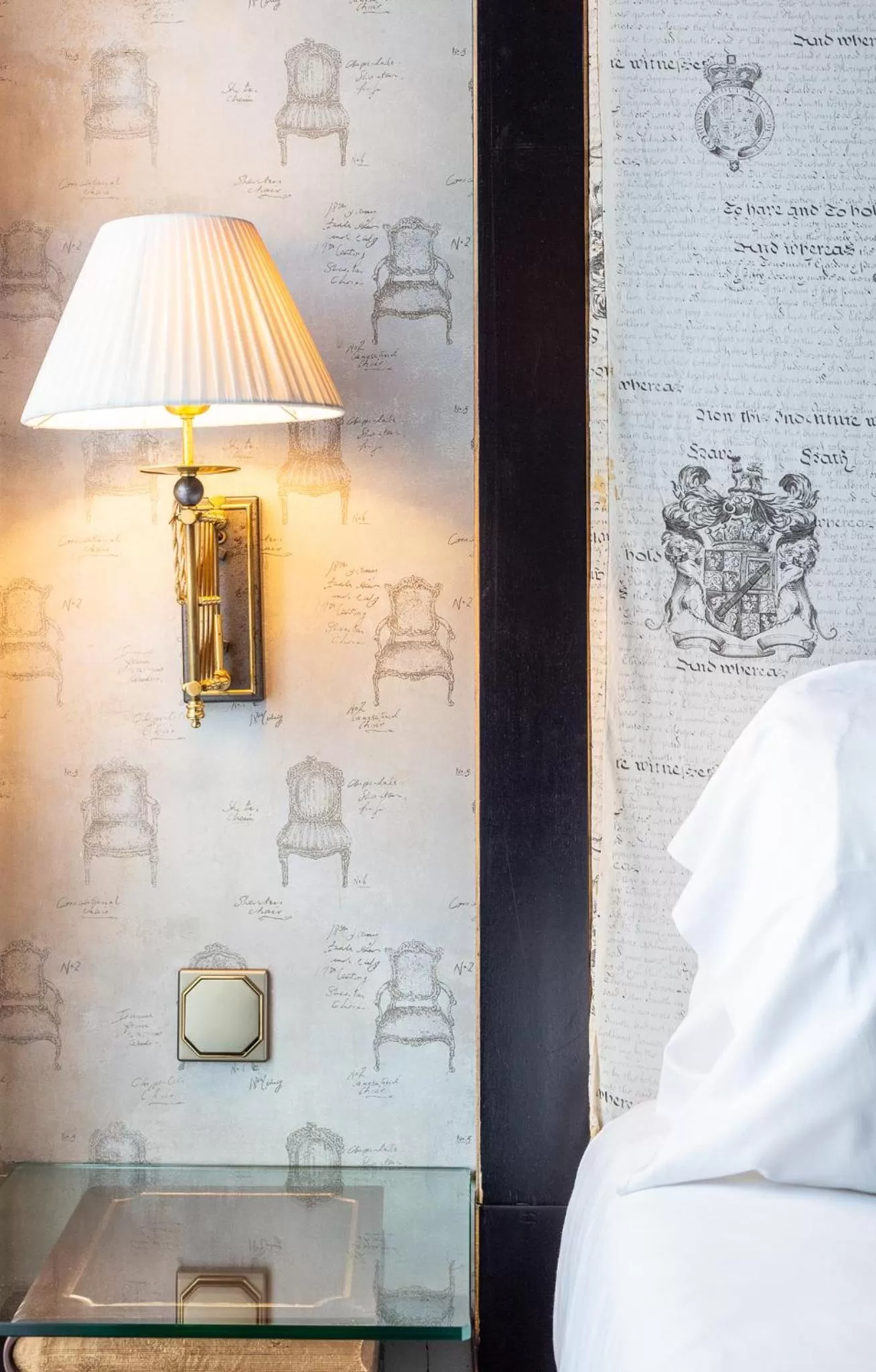 Decorative detail, Bed in Villa Lutèce Port Royal