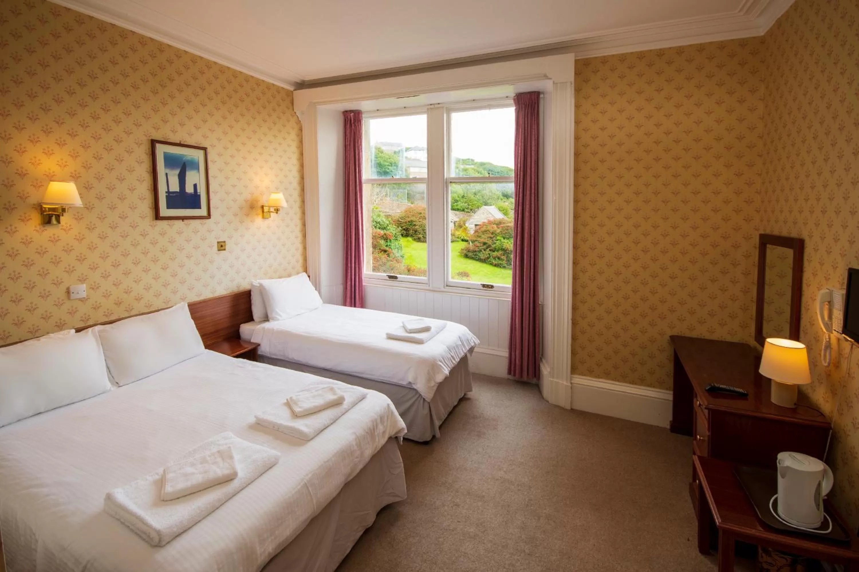 Bed in The Stromness Hotel