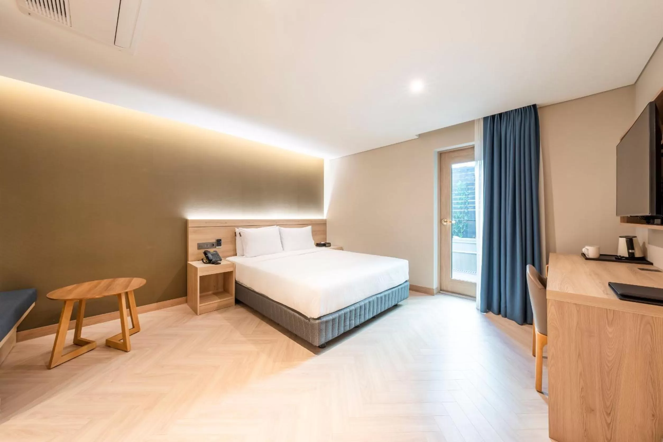 Photo of the whole room, Bed in Hotel Foret The Spa