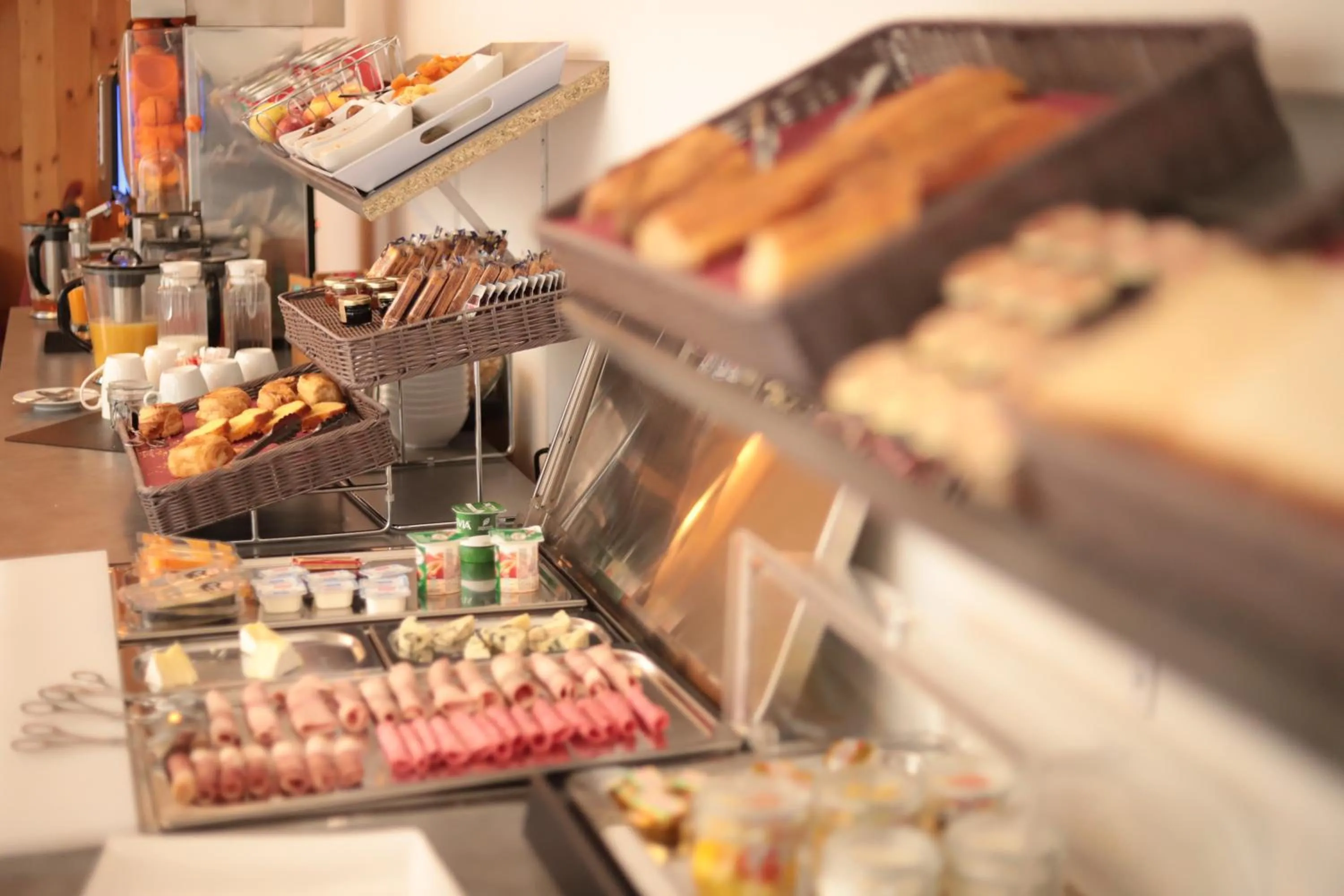 Buffet breakfast in Hôtel Brésil Opéra SPA