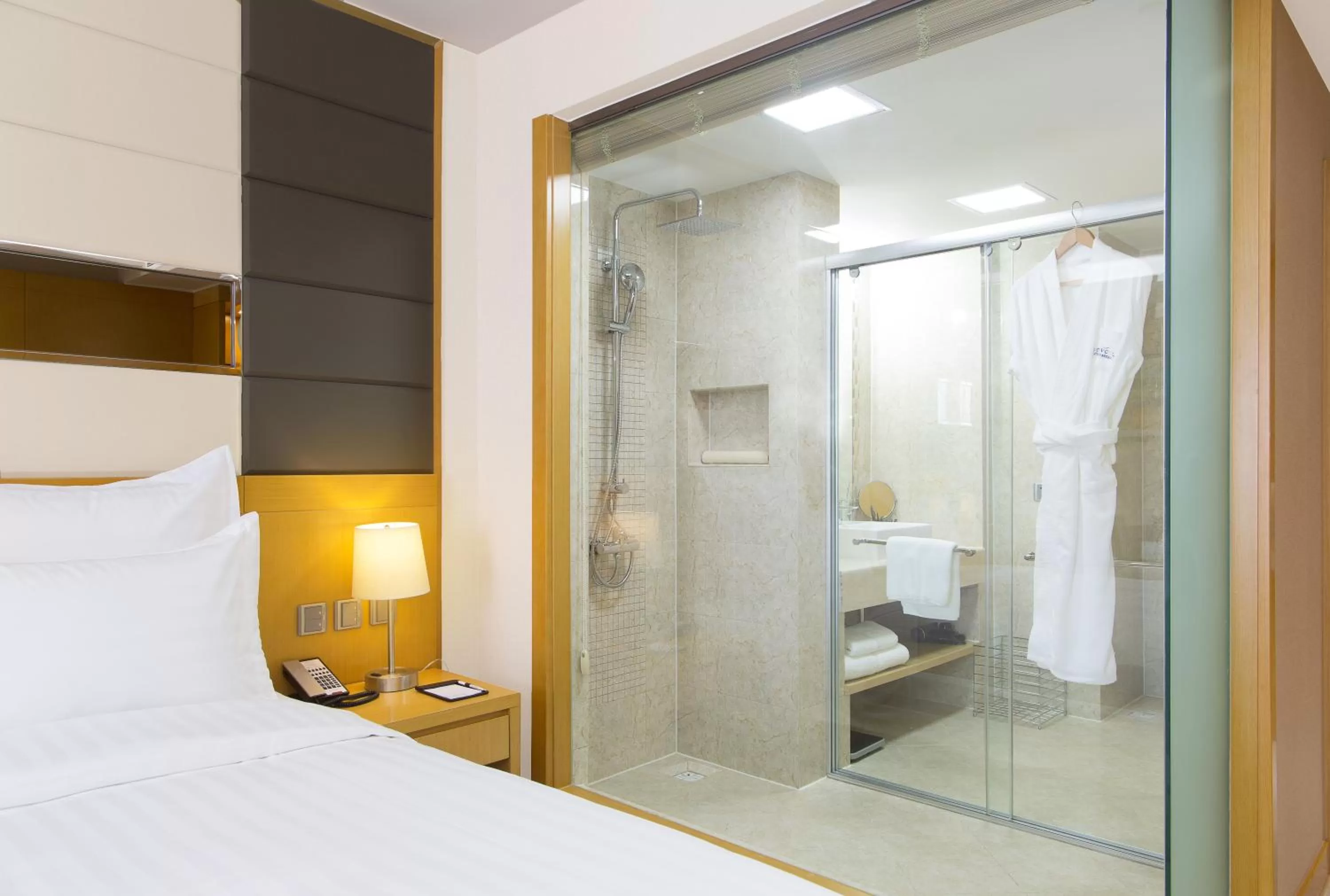 Shower, Bed in Novotel Ulaanbaatar