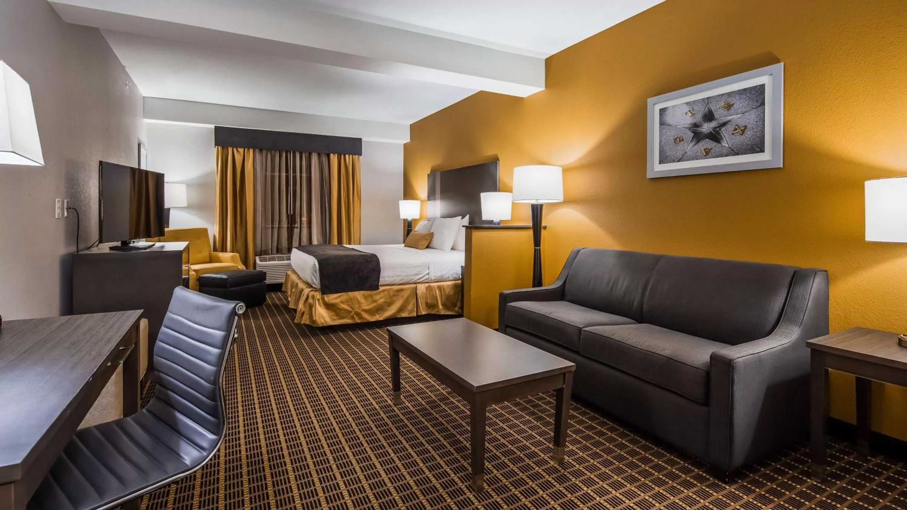 Photo of the whole room, Seating Area in Best Western Plus Lampasas Inn & Suites