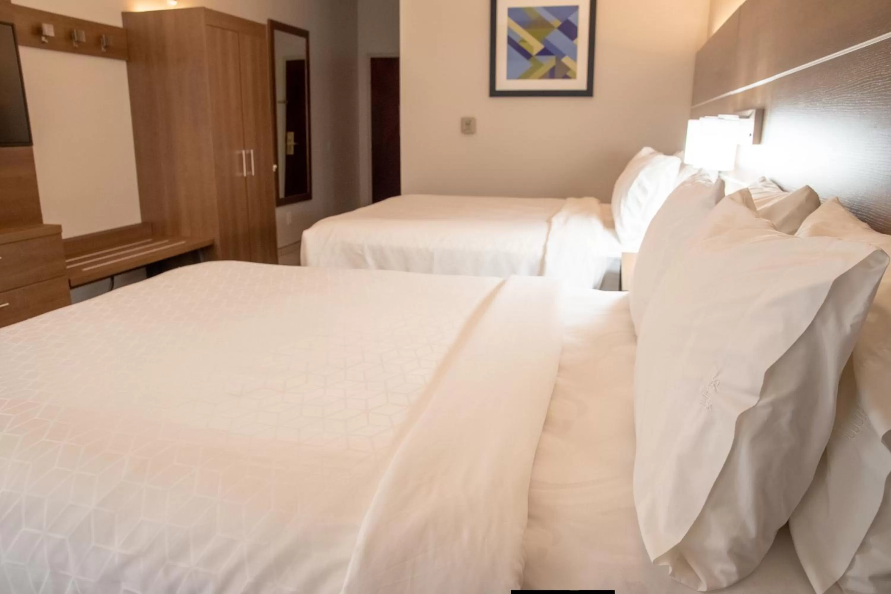 Photo of the whole room, Bed in Holiday Inn Express Hotel and Suites Natchitoches by IHG