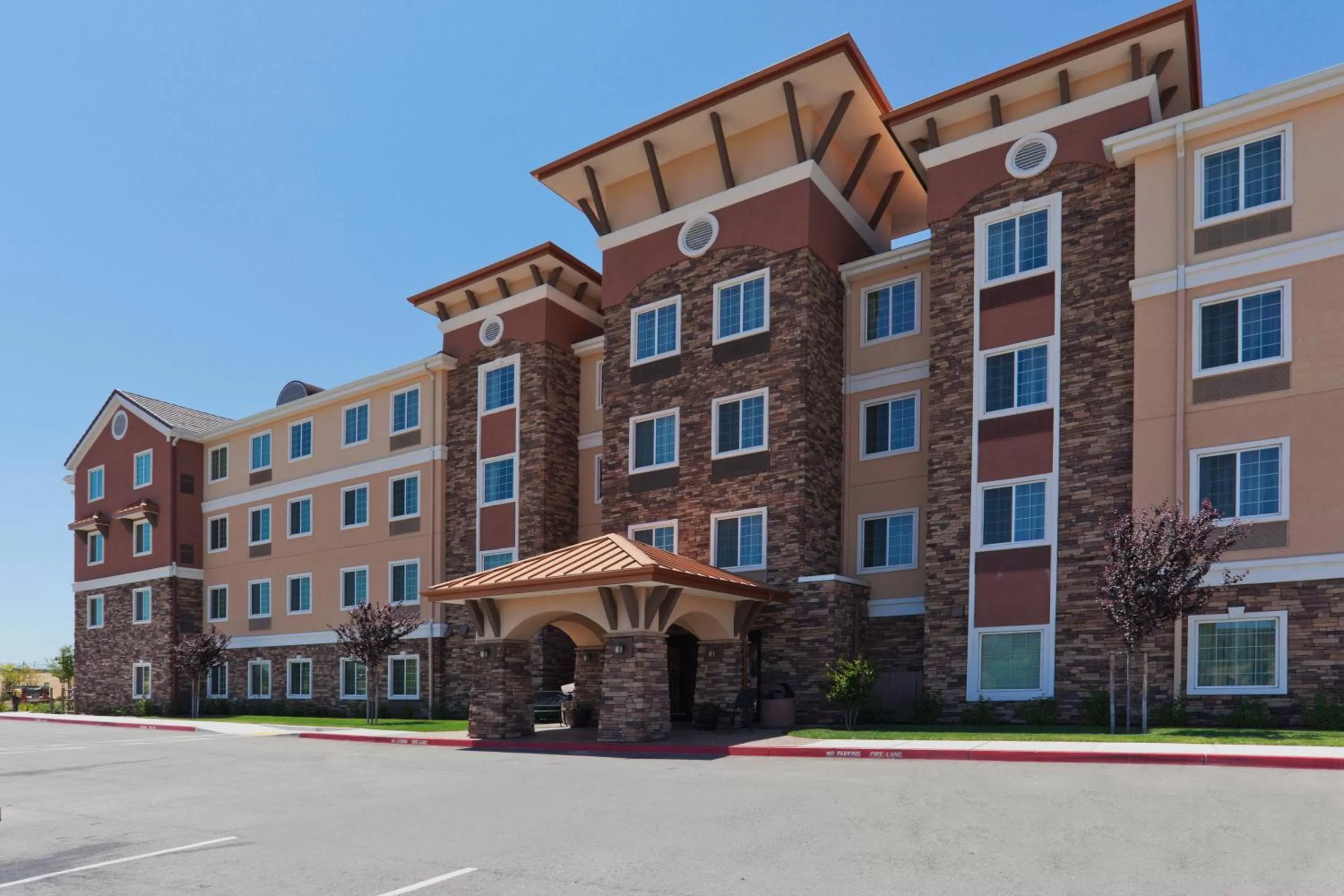 Property building in Staybridge Suites Rocklin - Roseville Area by IHG