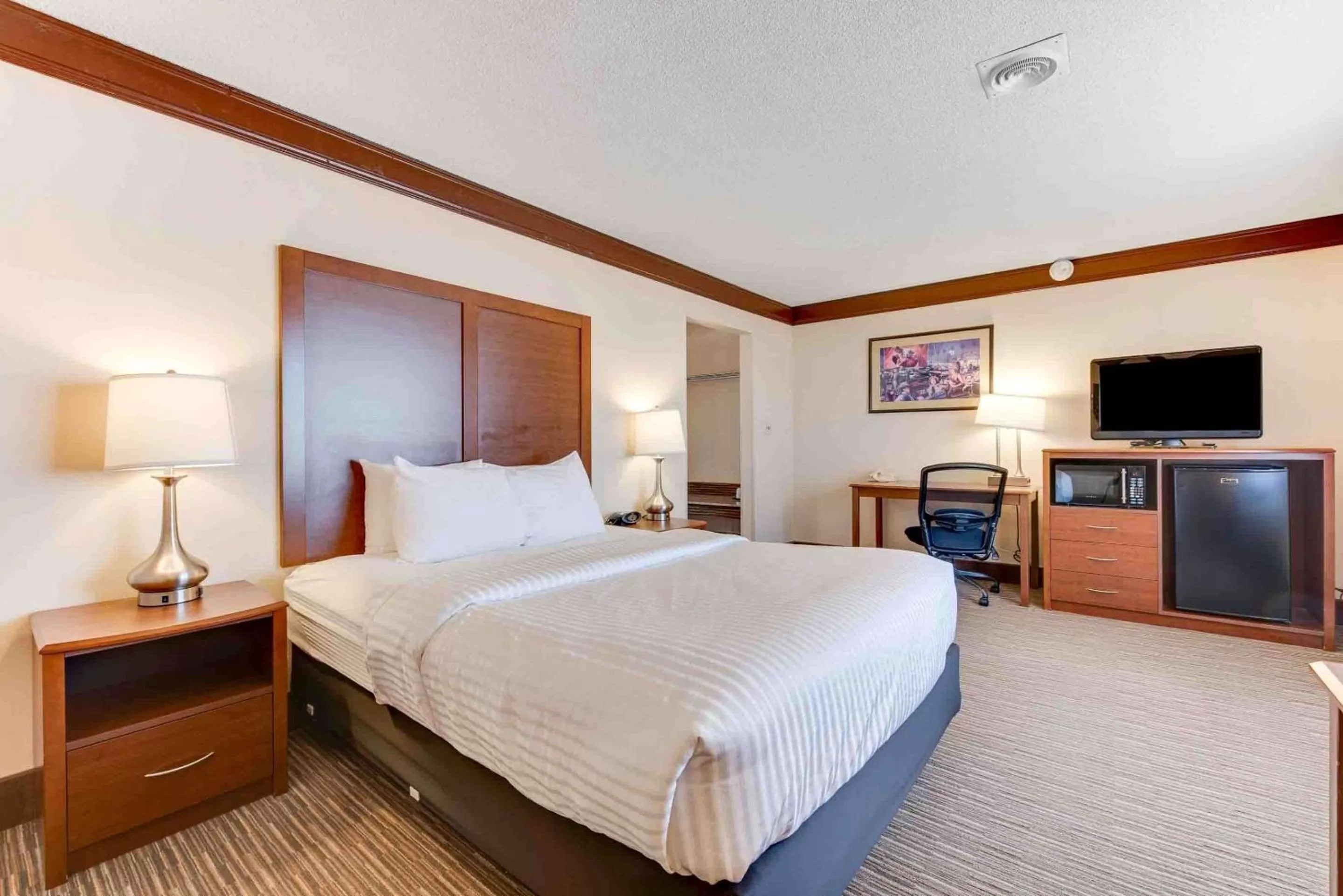 Bedroom, Bed in Best Western Movie Manor