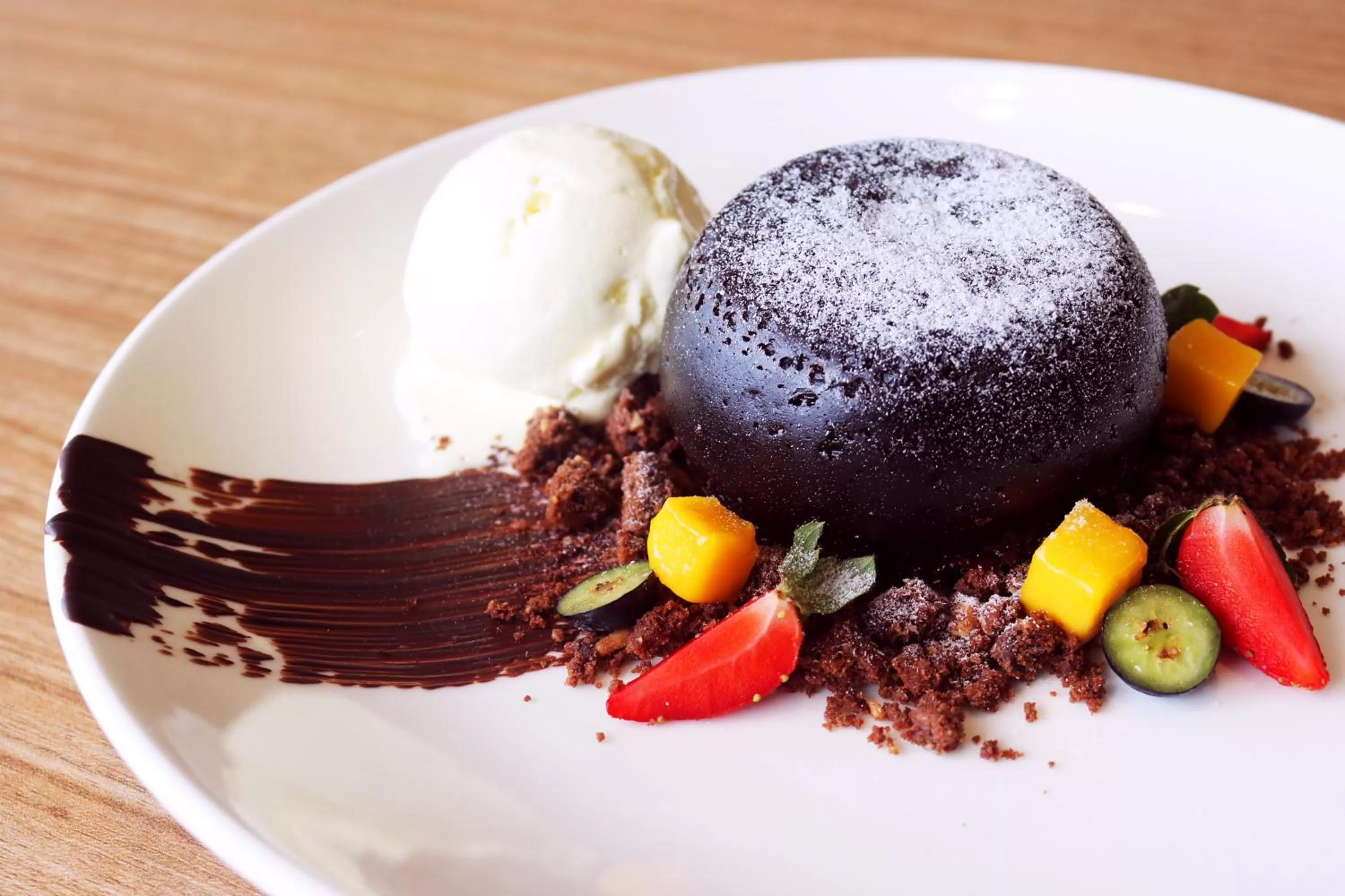 Food and drinks in Grand Ion Delemen Hotel