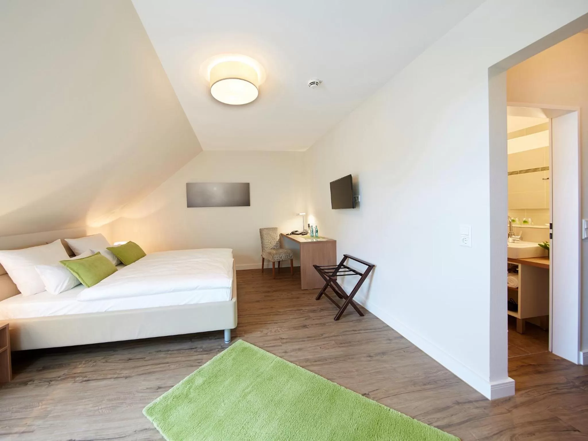 Photo of the whole room, Bed in Rodelhaus