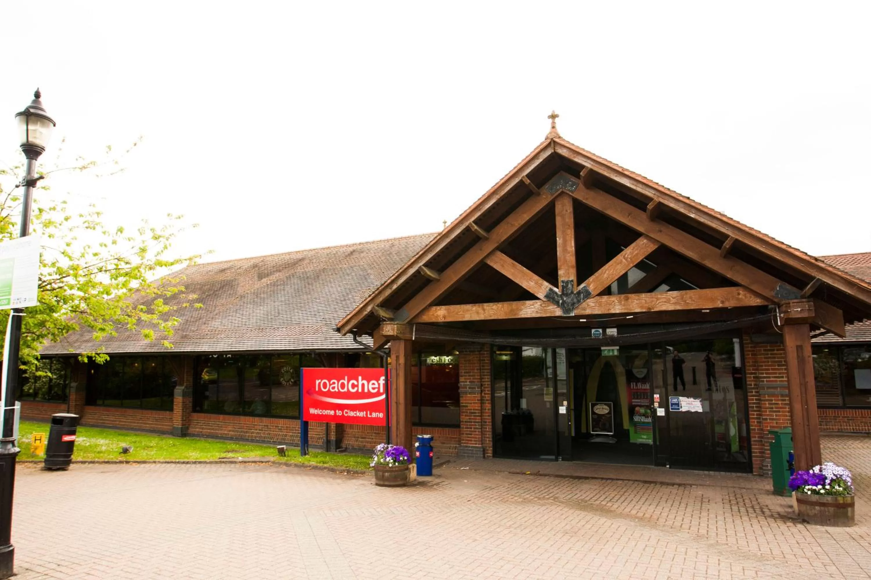 Property building in Days Inn by Wyndham Sevenoaks Clacket Lane