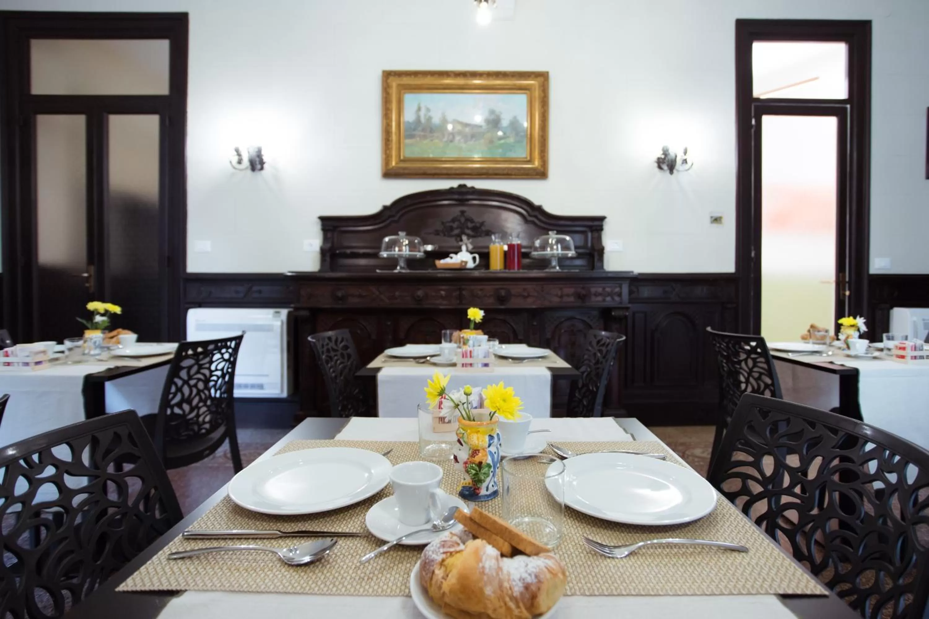 Communal lounge/ TV room in Donna Isa B&B