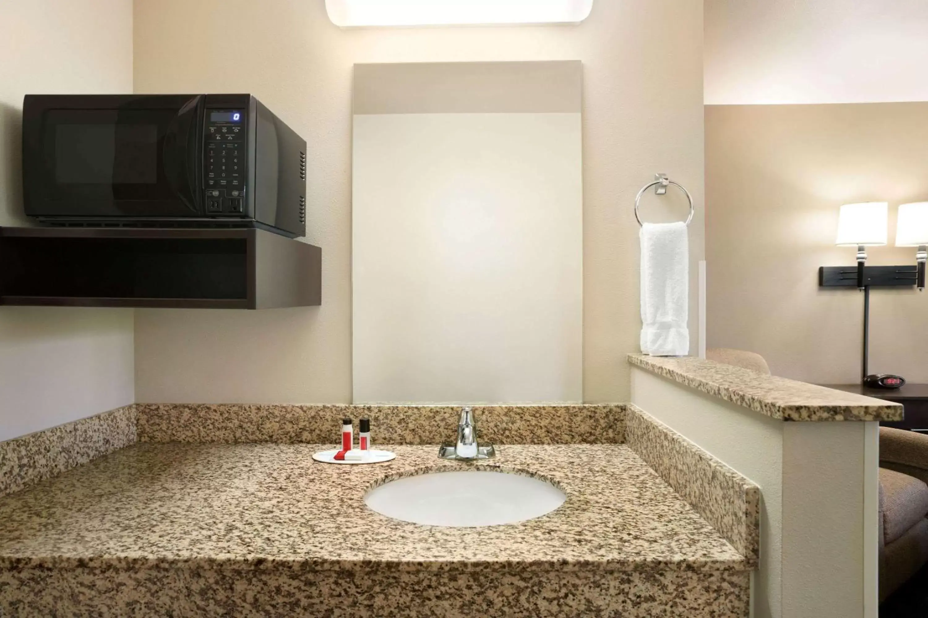 King Room - Non-Smoking in Travelodge by Wyndham Brunswick near Fredrick King Room - Non-Smoking in Travelodge by Wyndham Brunswick near Fredrick