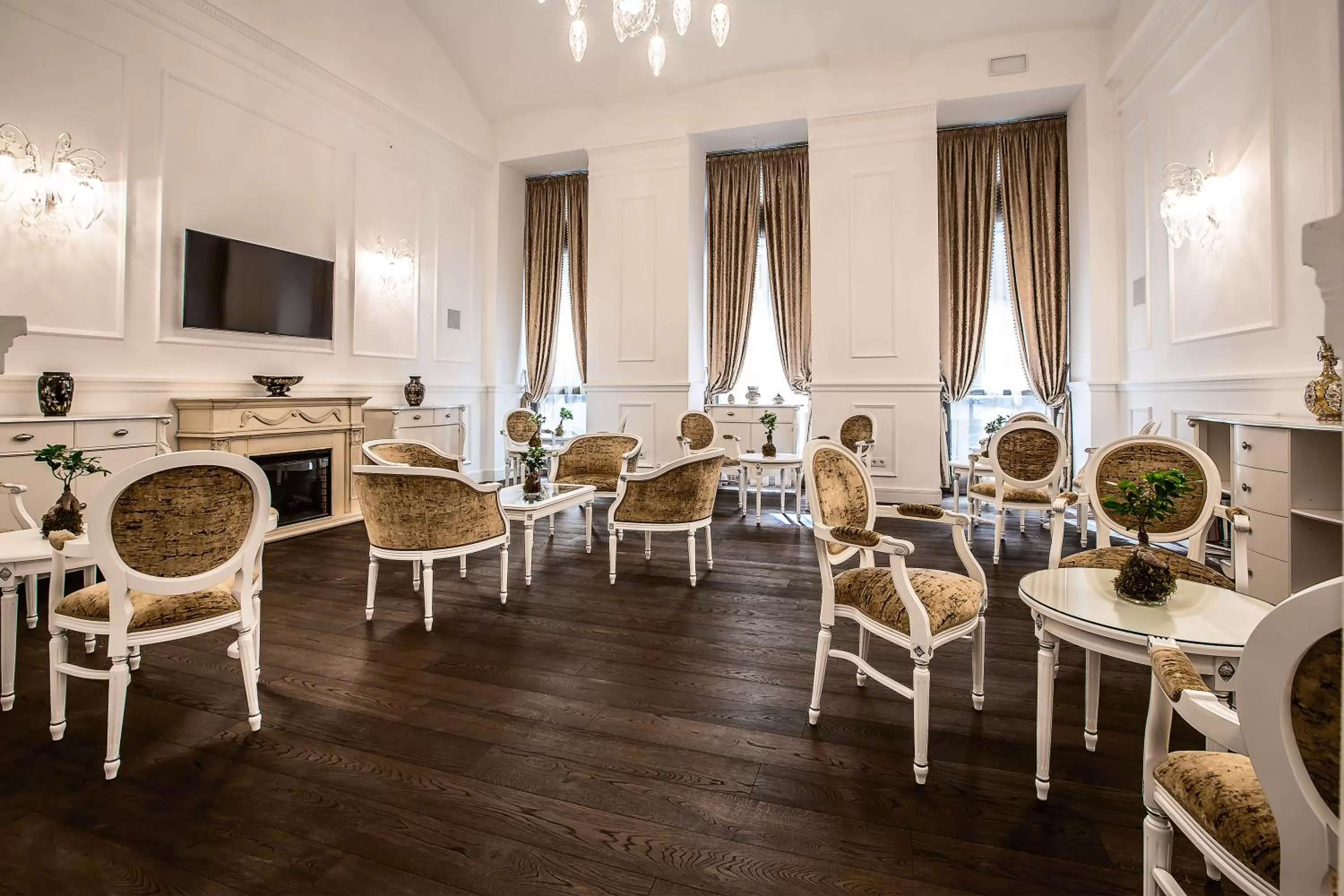 Communal lounge/ TV room in Prestige Hotel Budapest